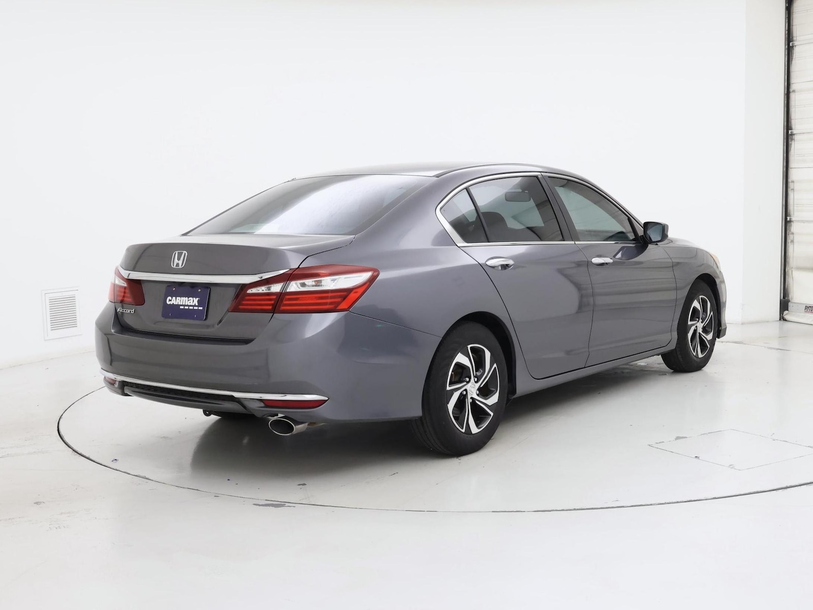 2017 Honda Accord LX - Photo 9