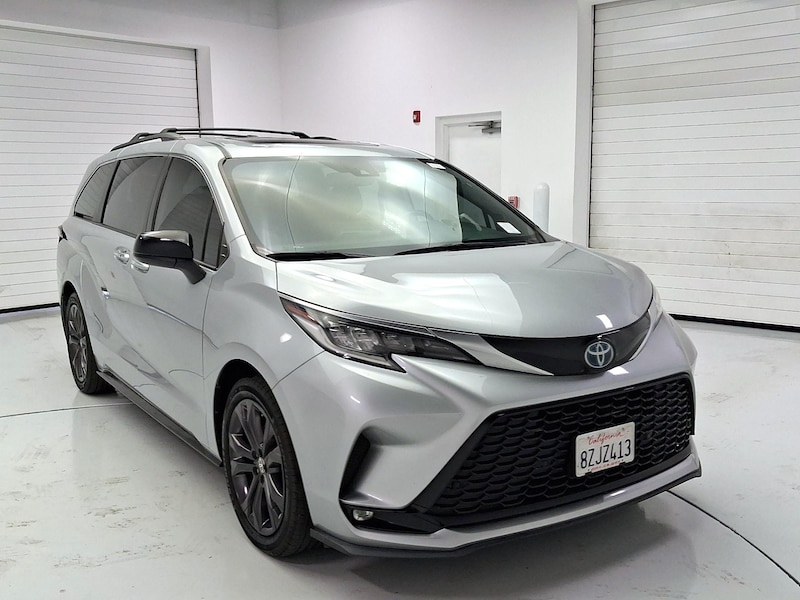 2022 Toyota Sienna Hybrid XSE