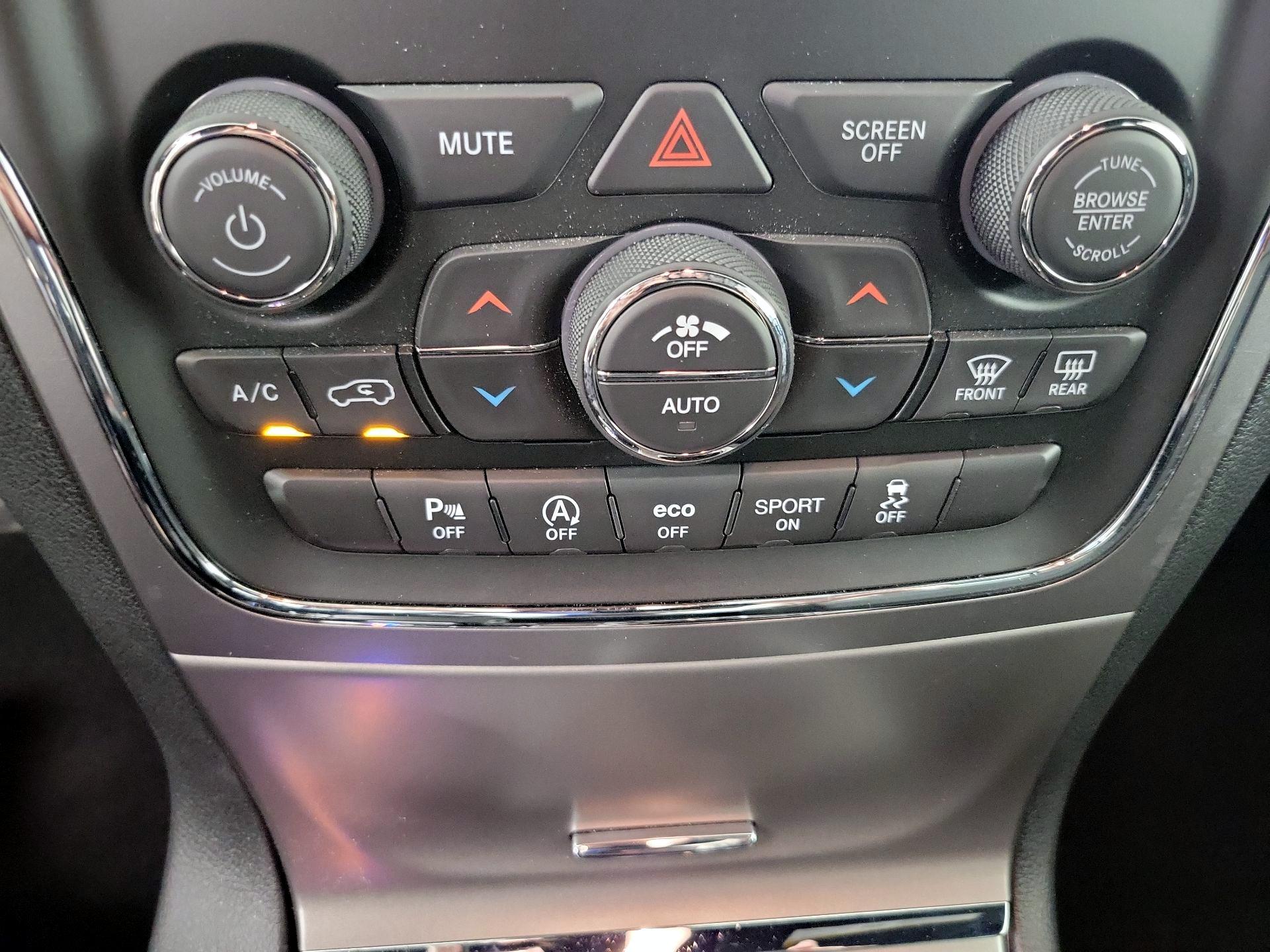 Thumbnail: 2020 Jeep Grand Cherokee - 14