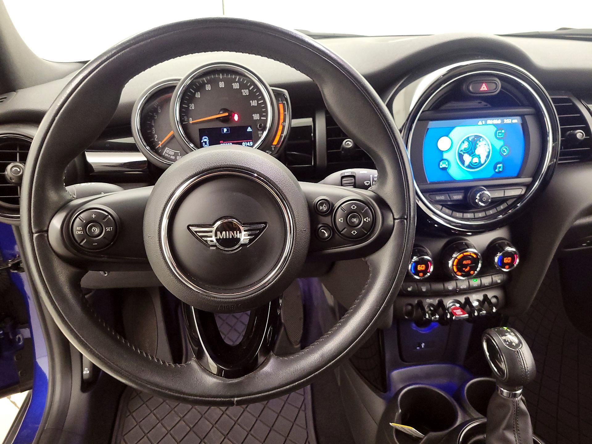 Thumbnail: 2019 MINI Cooper - 10