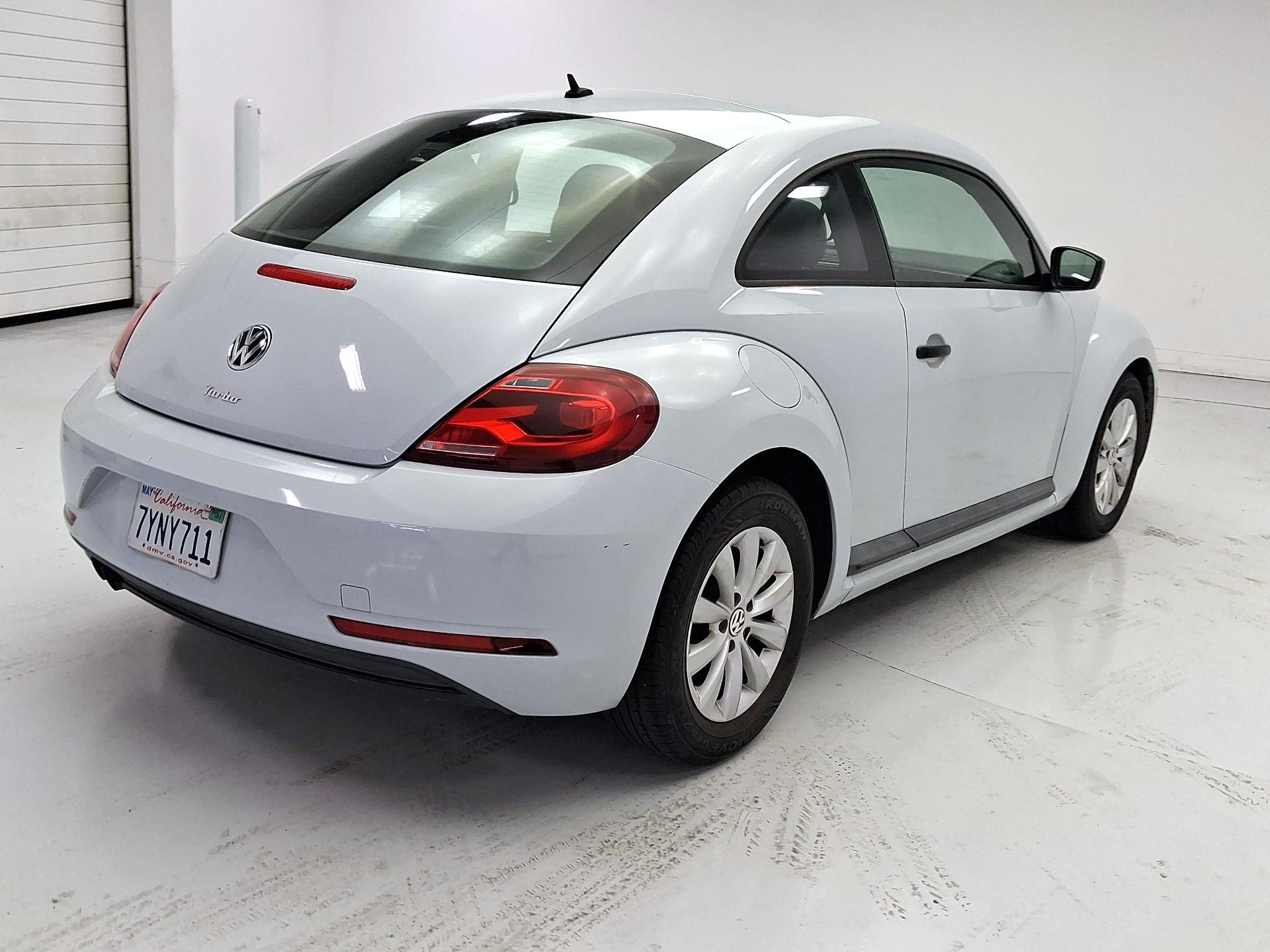 Thumbnail: 2017 Volkswagen Beetle - 5