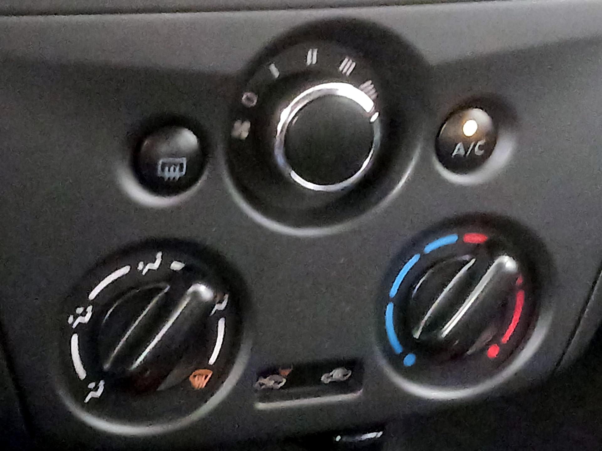 Thumbnail: 2018 Nissan Versa - 15