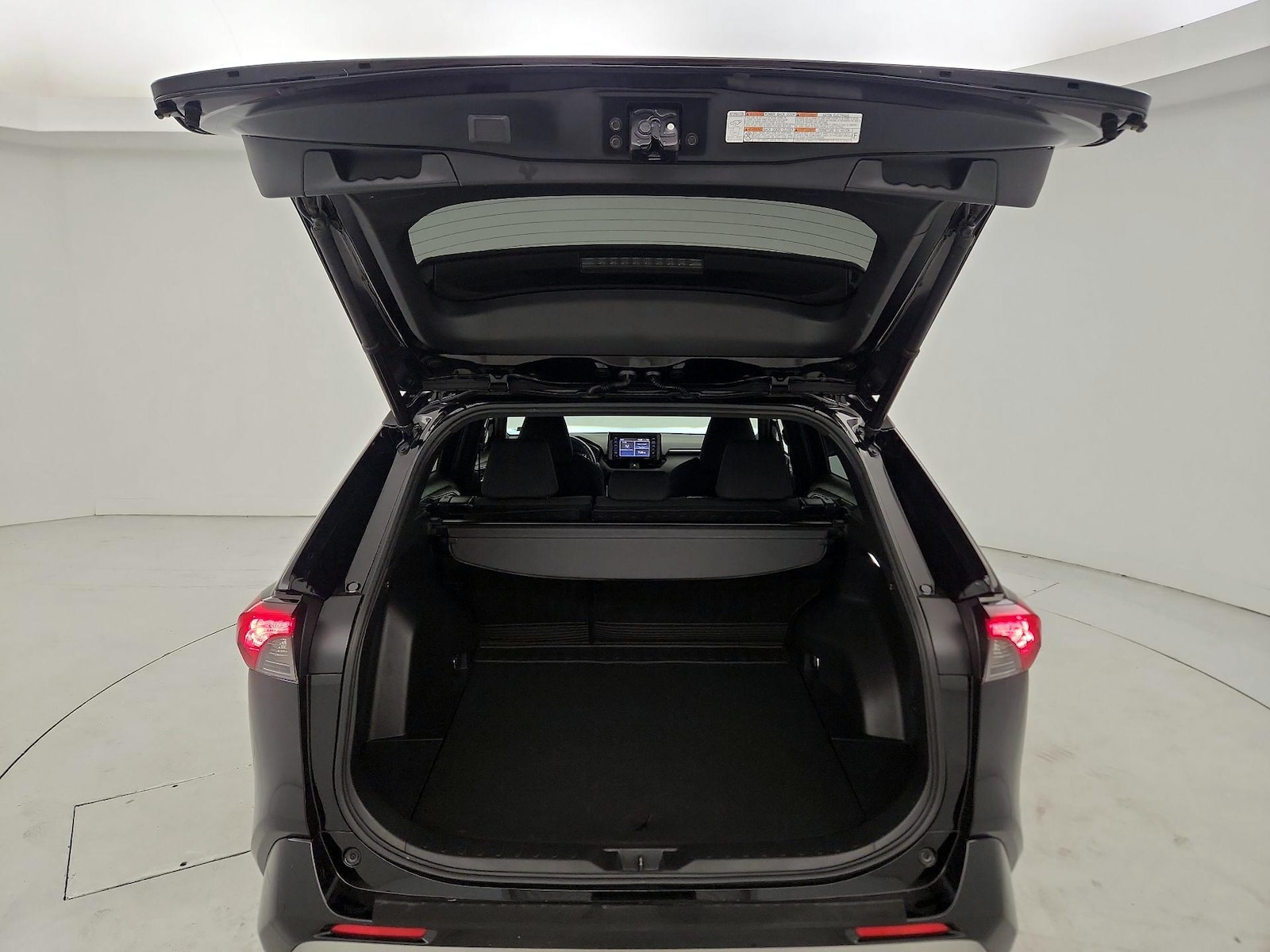 2022 Toyota RAV4 SE - Photo 22