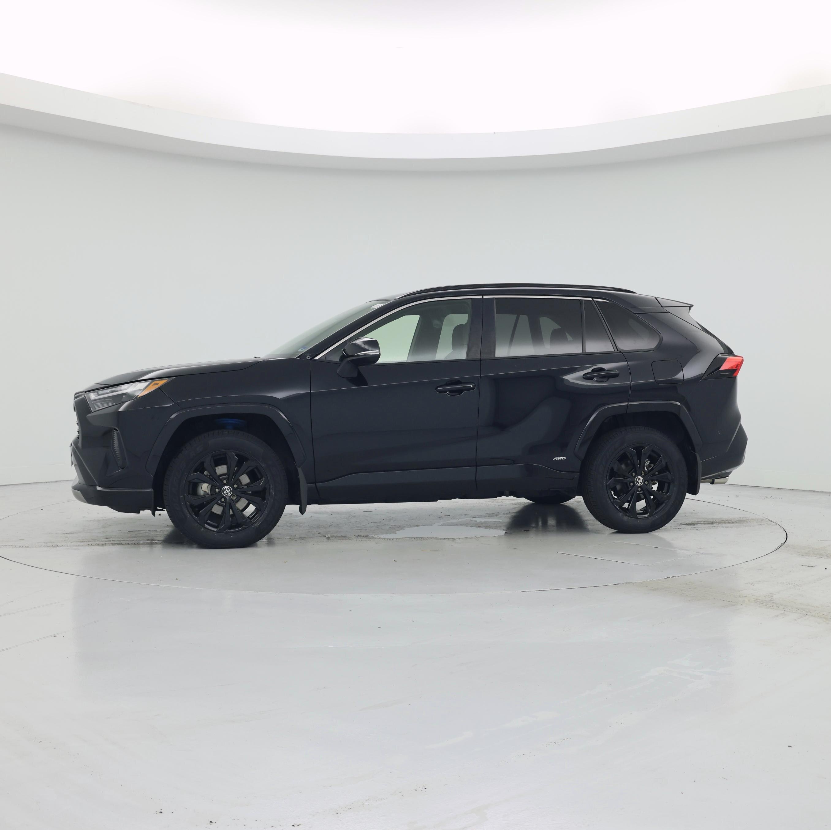 Thumbnail: 2022 Toyota RAV4 - 3
