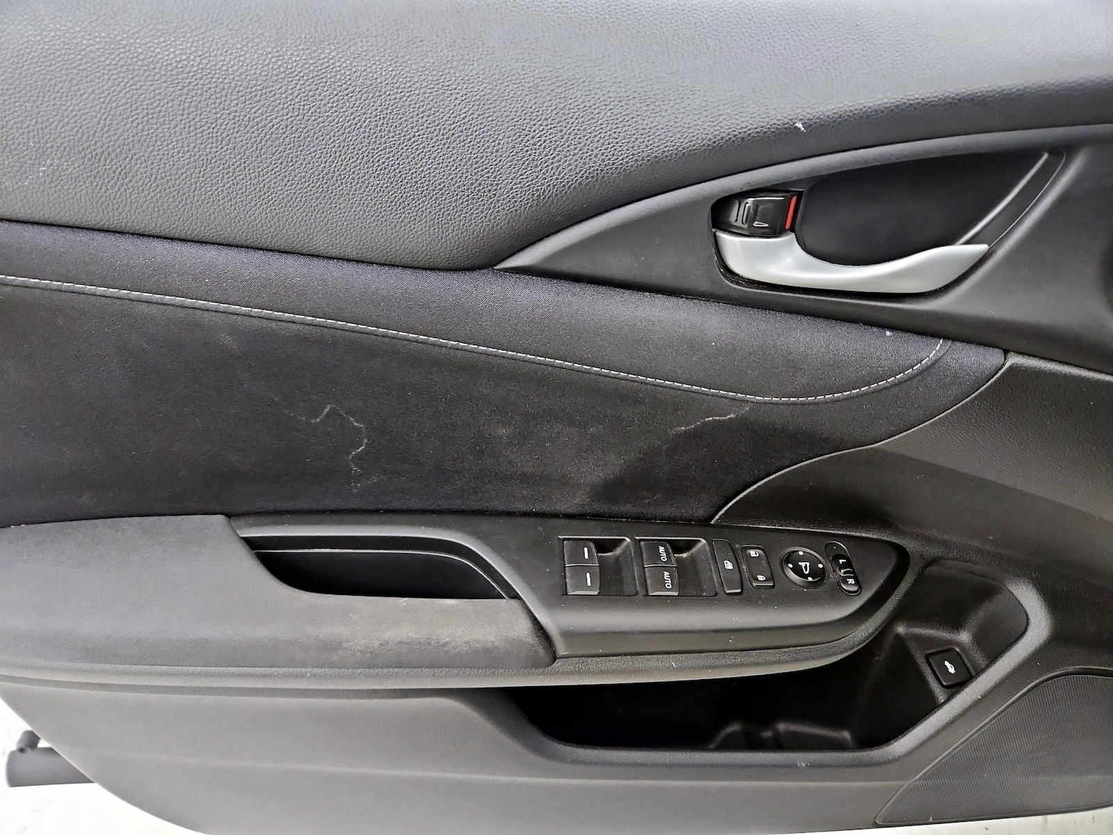 2019 Honda Insight LX - Photo 13