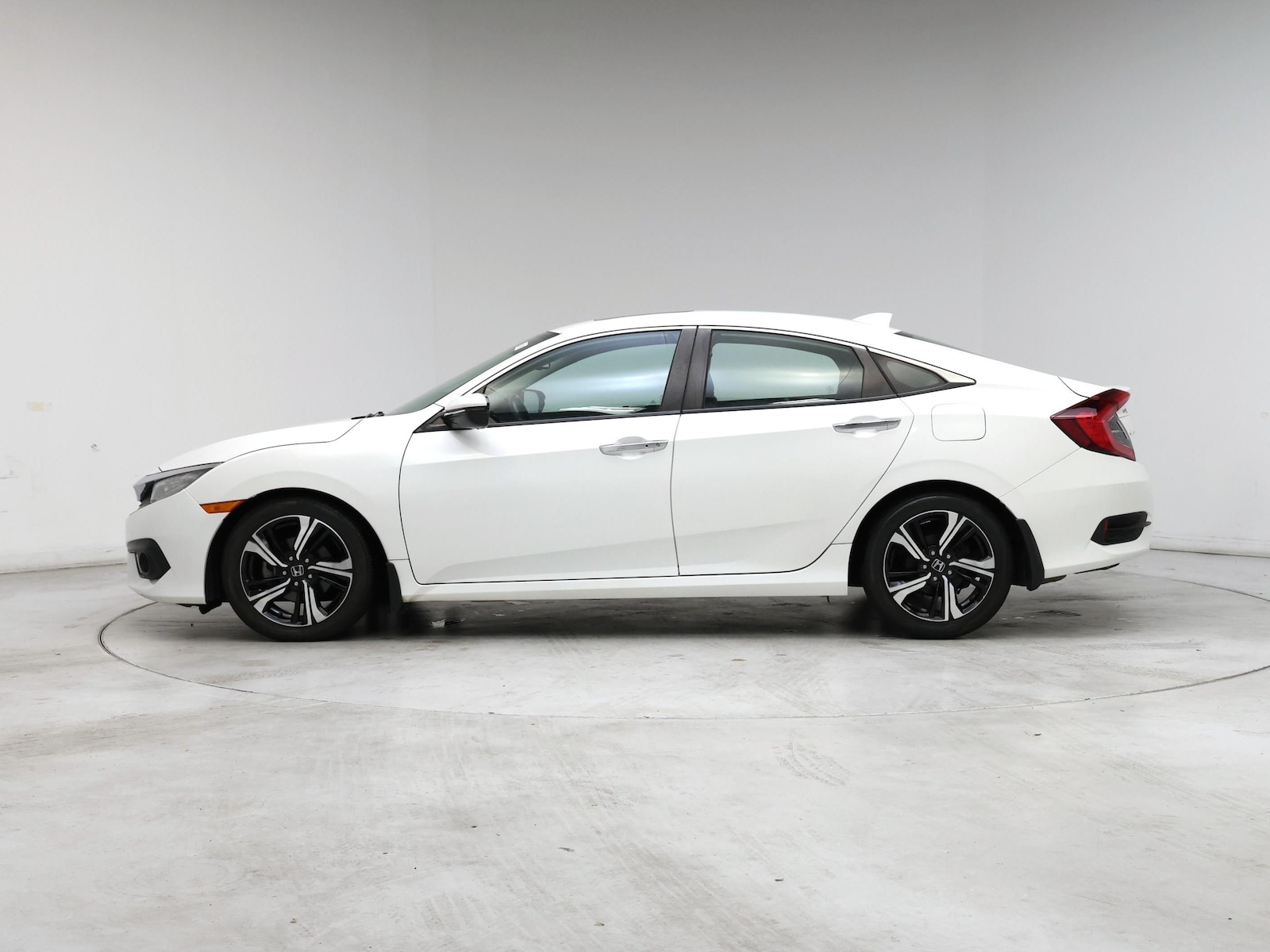 2016 Honda Civic Touring - Photo 4