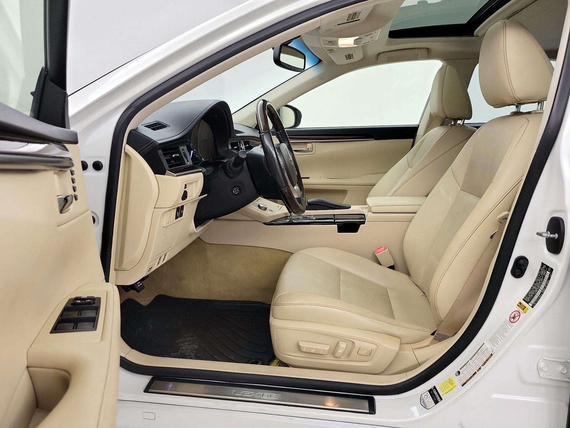 Thumbnail: 2014 Lexus ES - 11