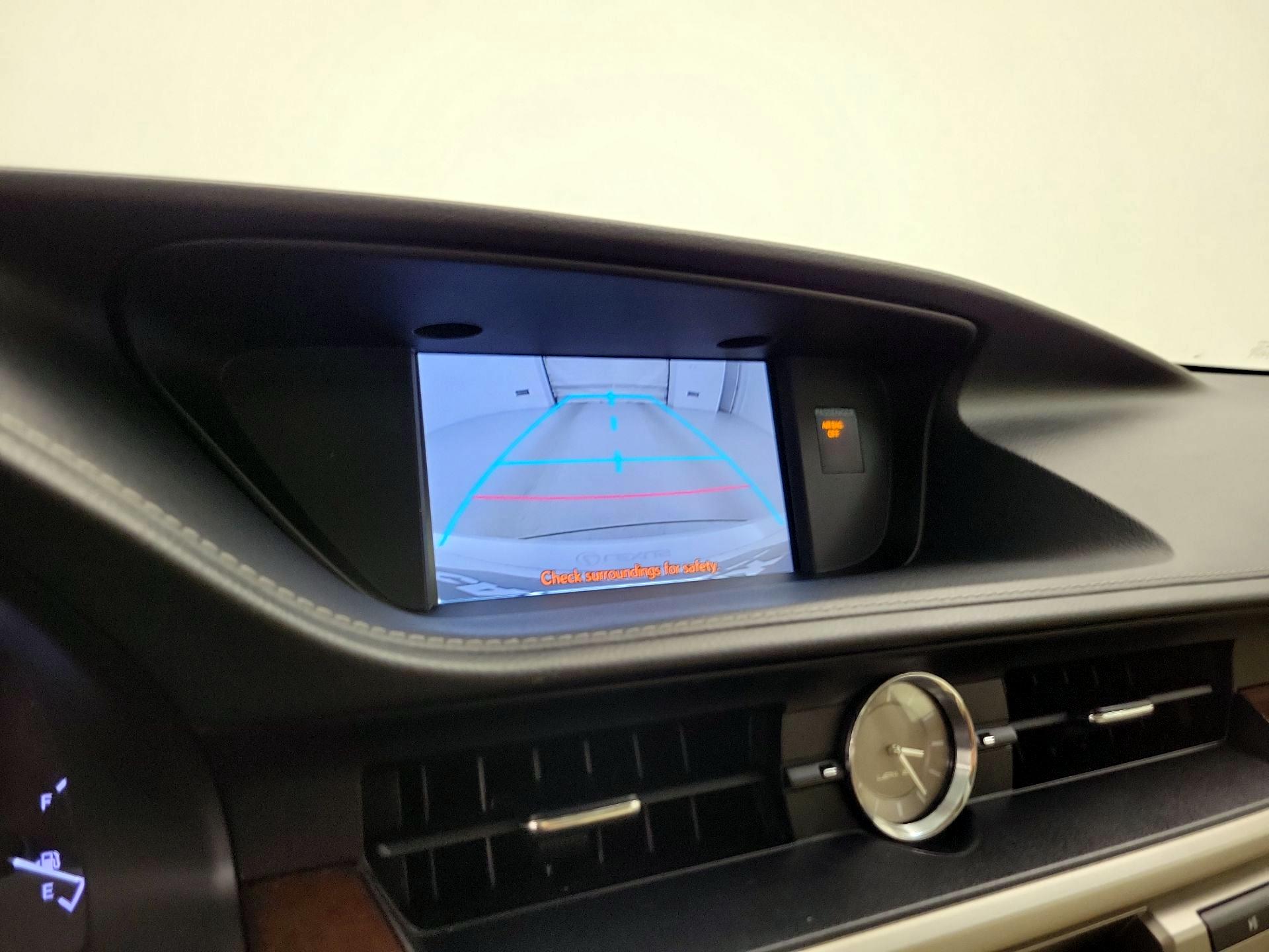 Thumbnail: 2014 Lexus ES - 15