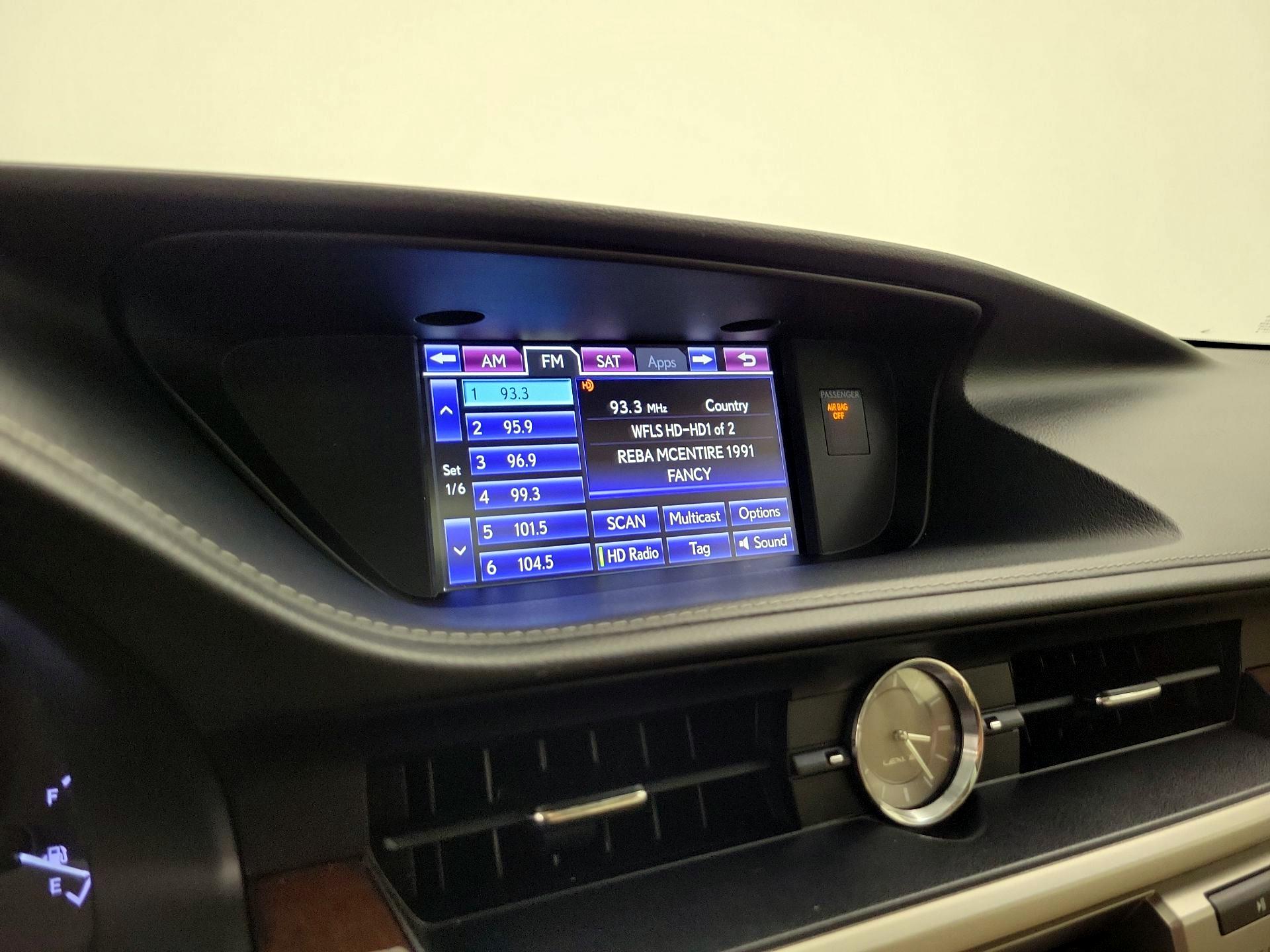 Thumbnail: 2014 Lexus ES - 16