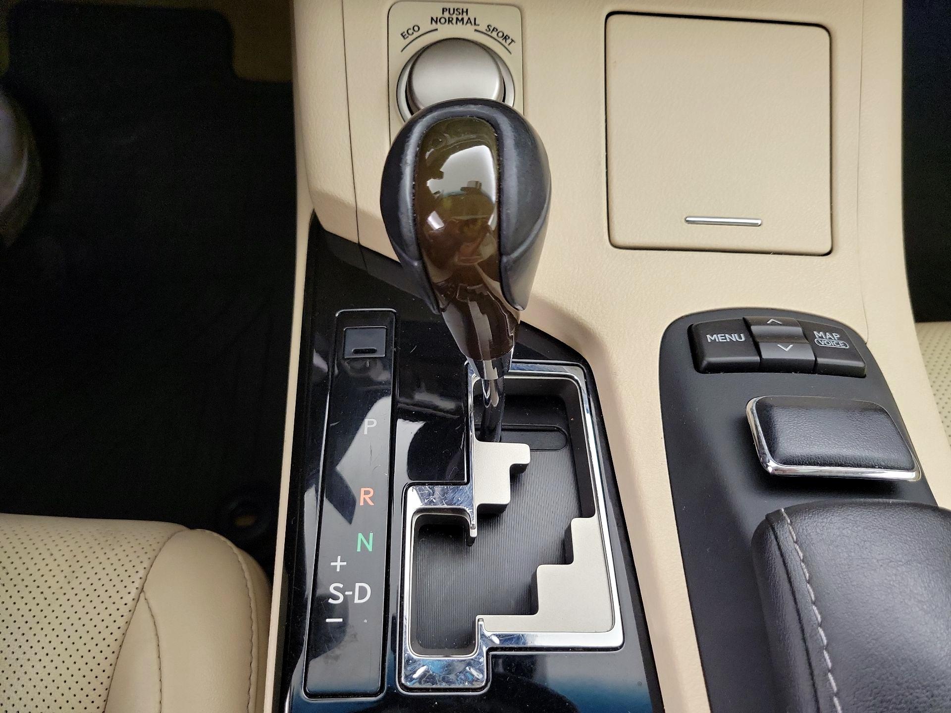 Thumbnail: 2014 Lexus ES - 18