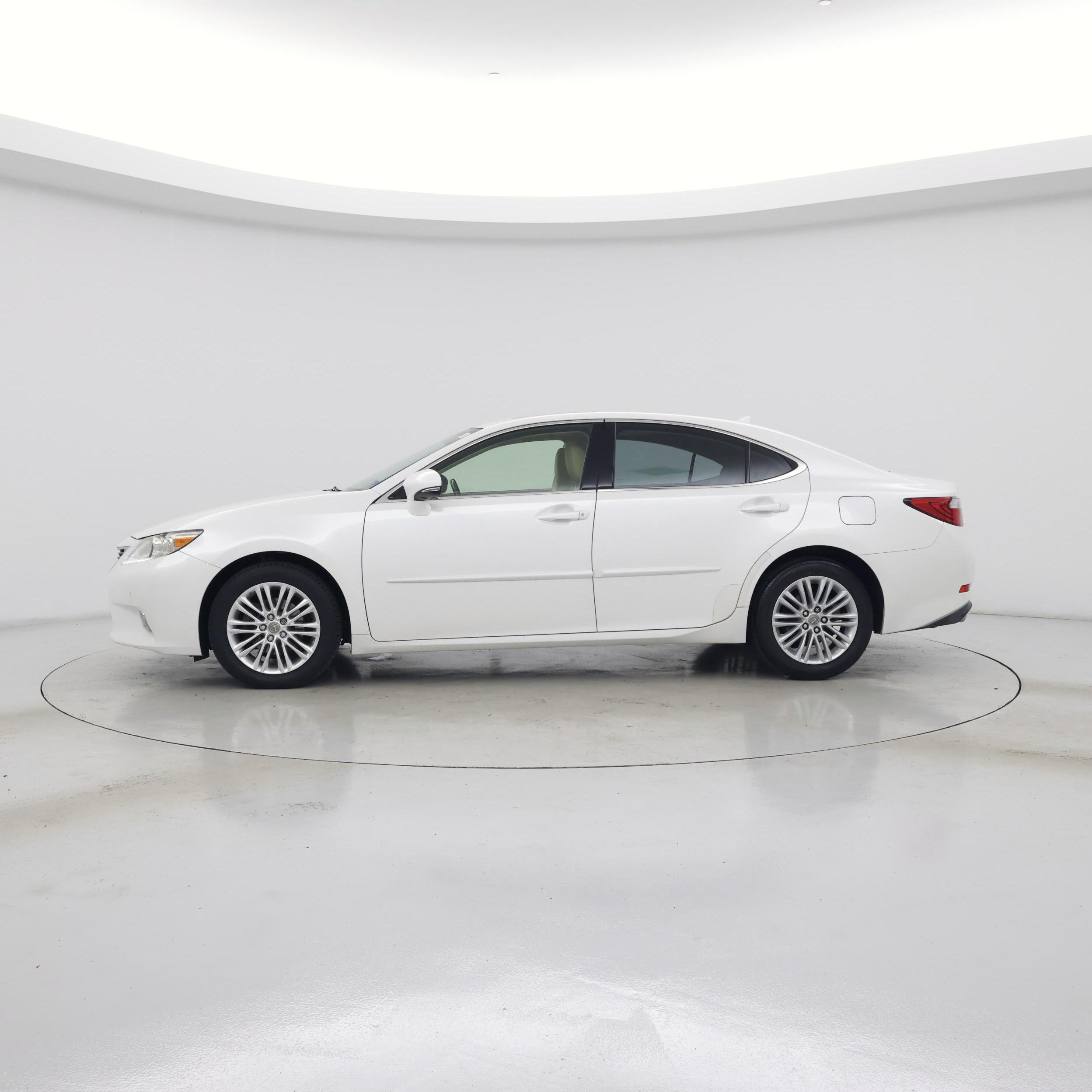 Thumbnail: 2014 Lexus ES - 3