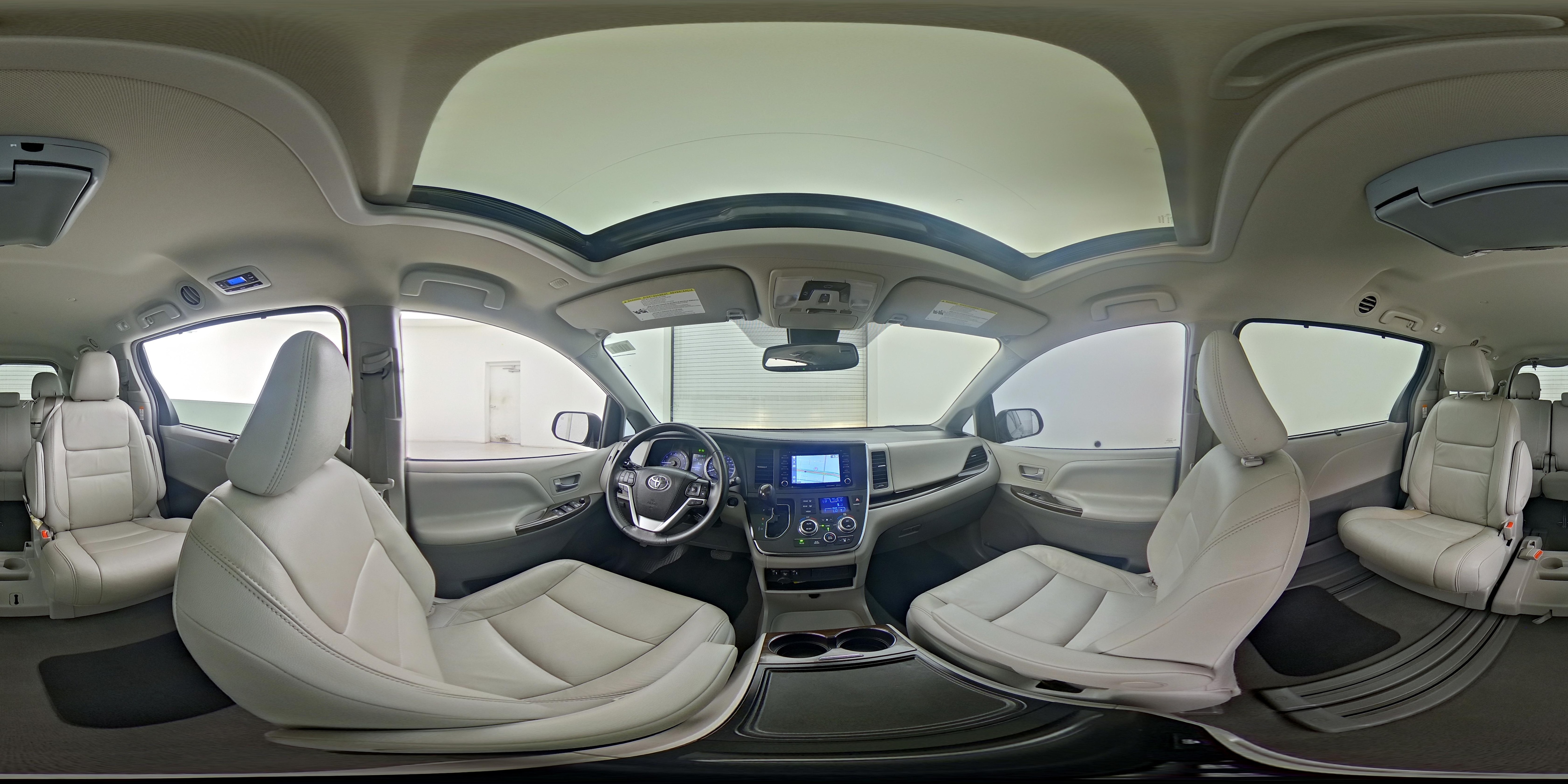 2019 Toyota Sienna XLE - Photo 28