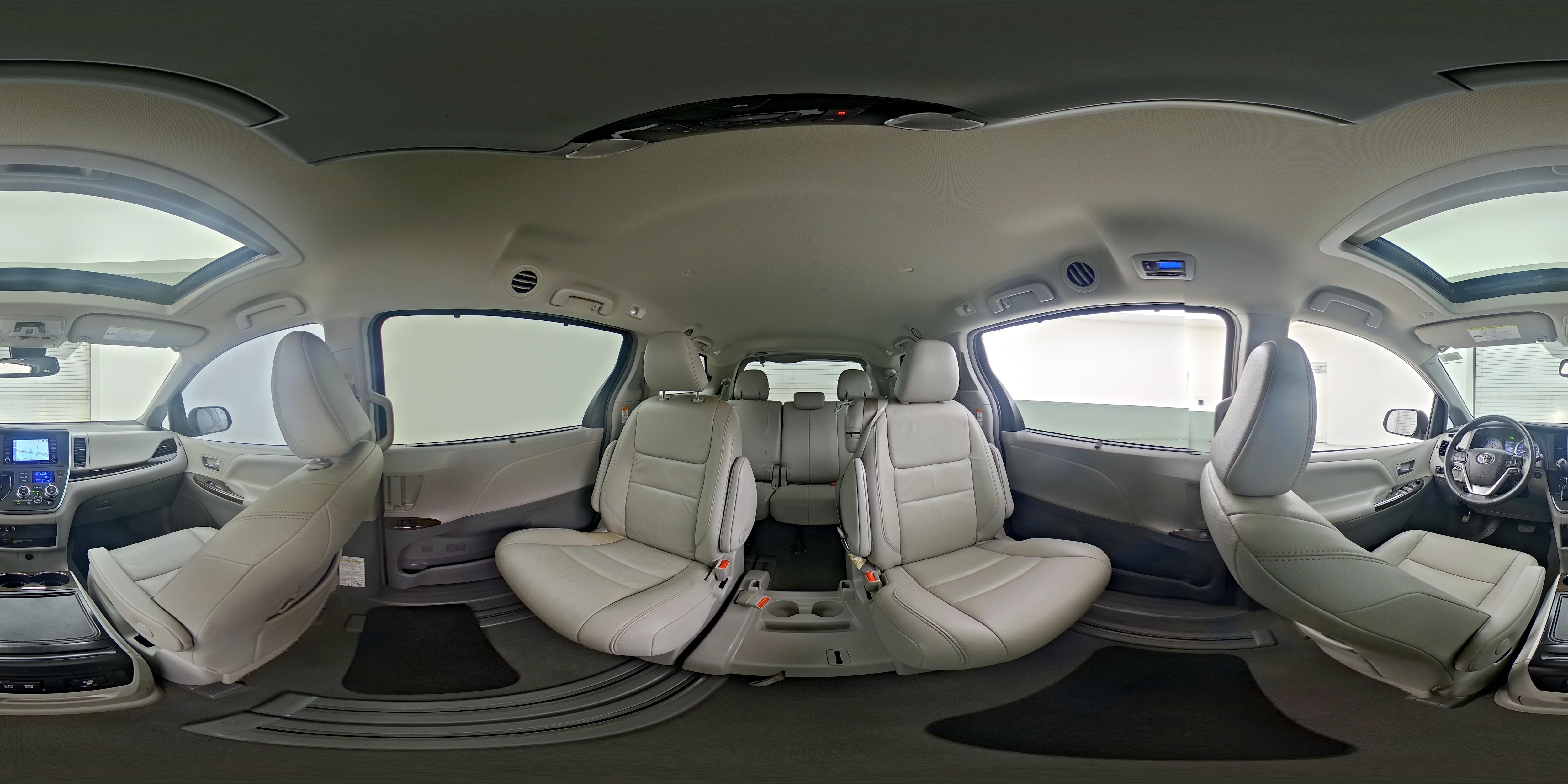 2019 Toyota Sienna XLE - Photo 29