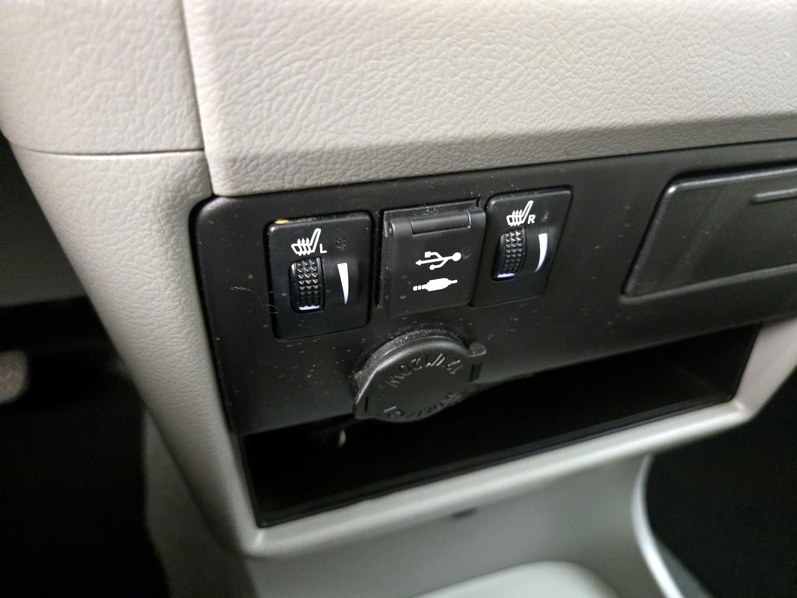 2019 Toyota Sienna XLE - Photo 20
