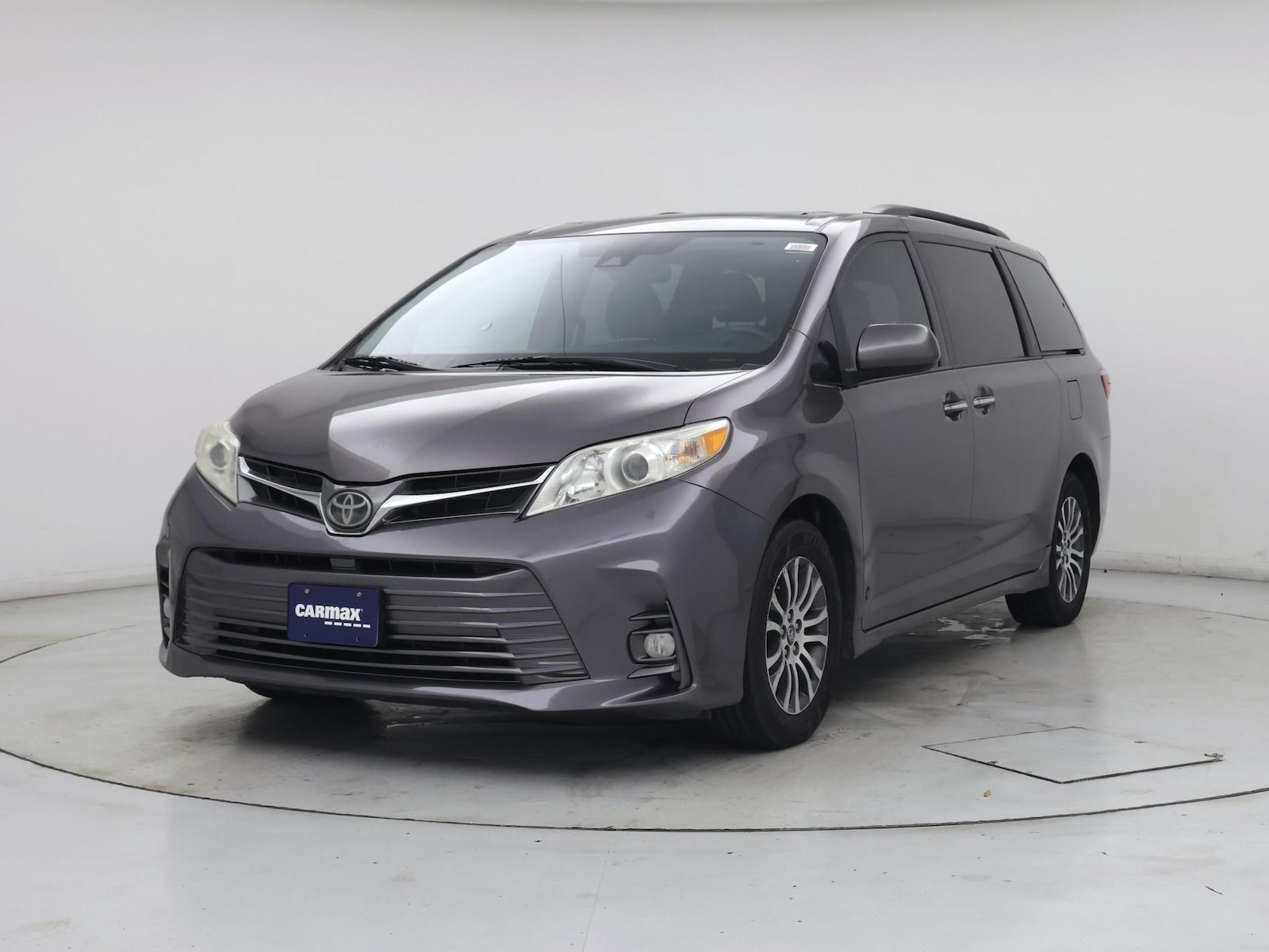 2019 Toyota Sienna XLE - Photo 5