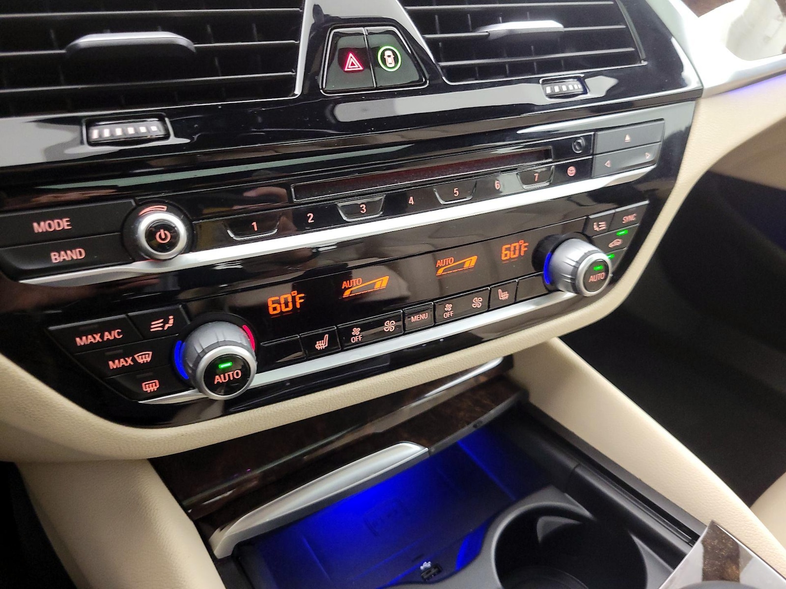 2019 BMW 5 Series 530e - Photo 18