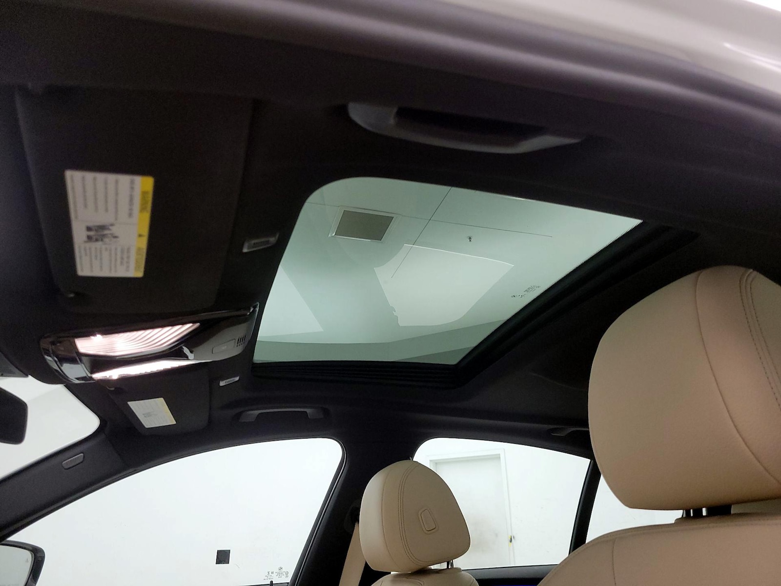 2019 BMW 5 Series 530e - Photo 21