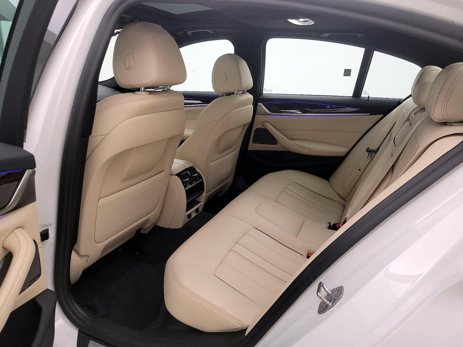 2019 BMW 5 Series 530e - Photo 22