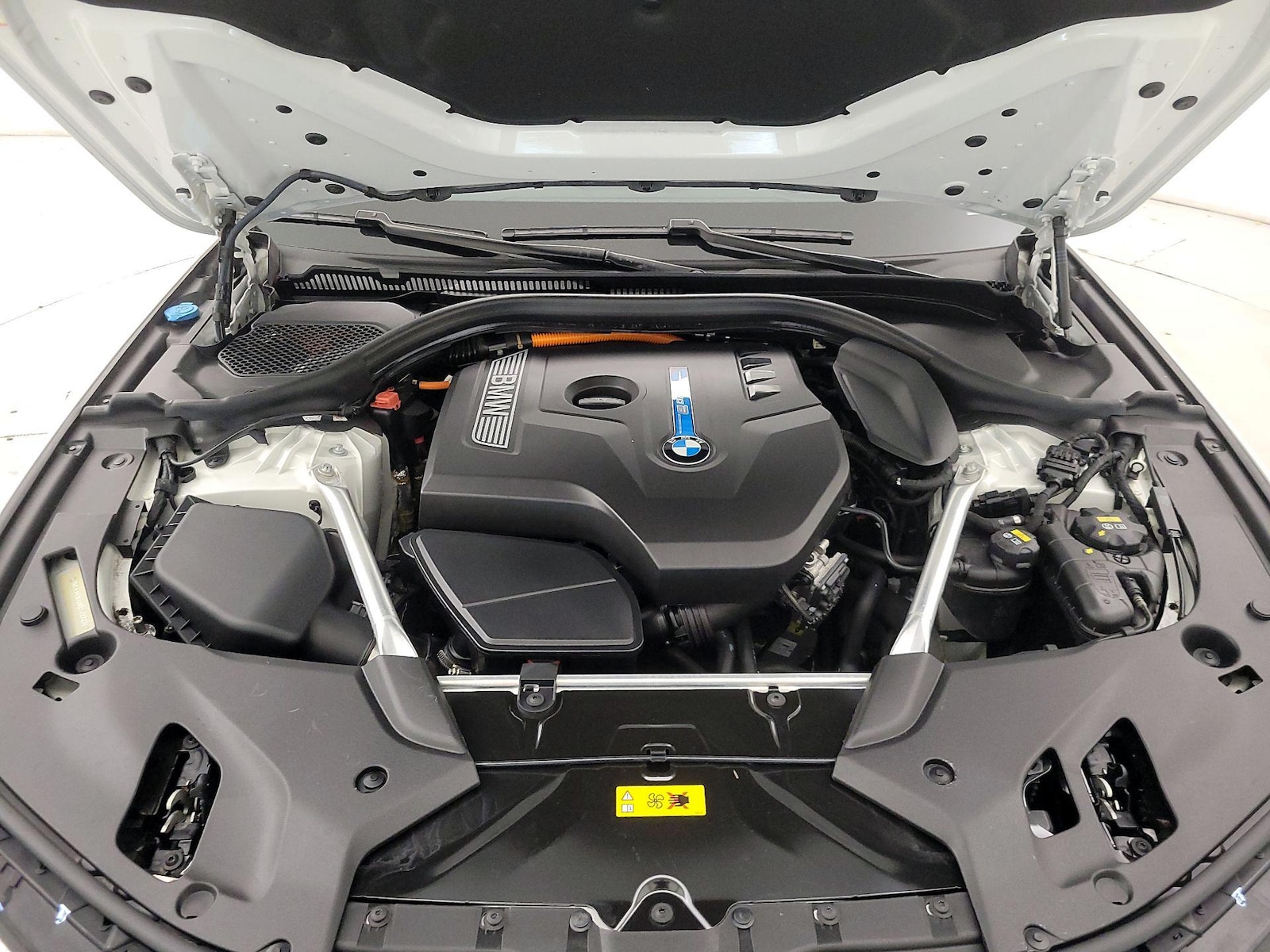 2019 BMW 5 Series 530e - Photo 24
