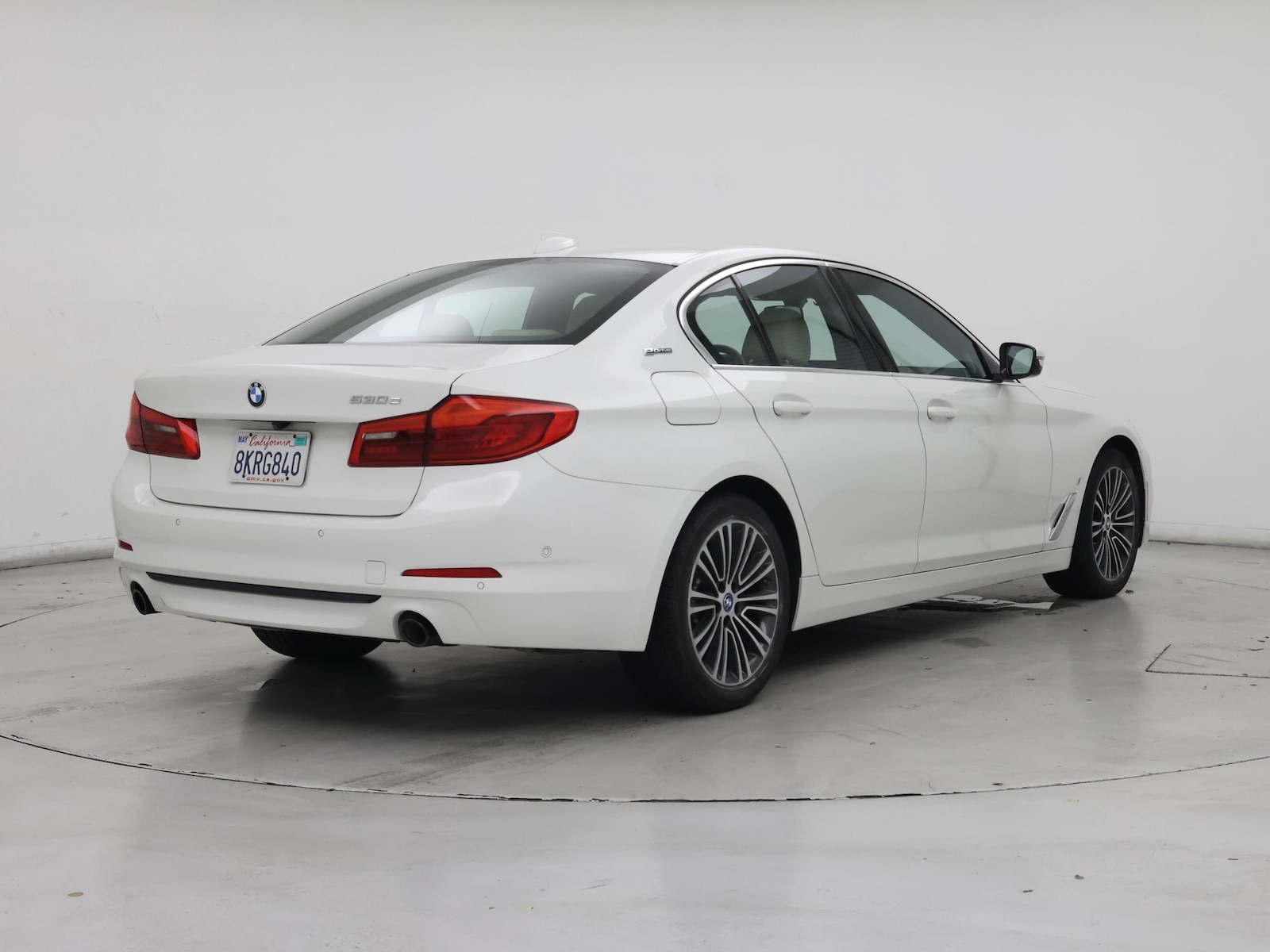 2019 BMW 5 Series 530e - Photo 9