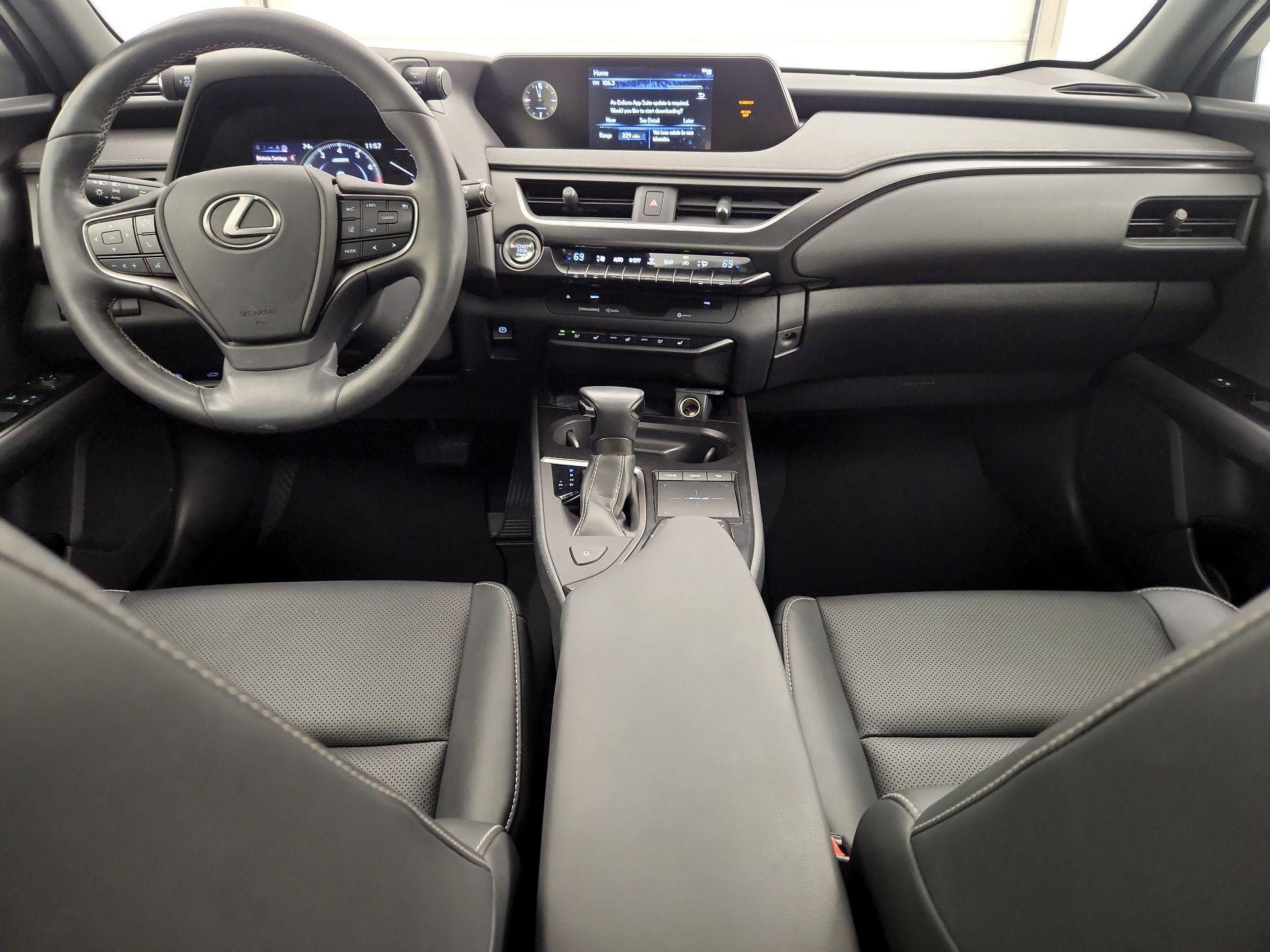 Thumbnail: 2019 Lexus UX - 9