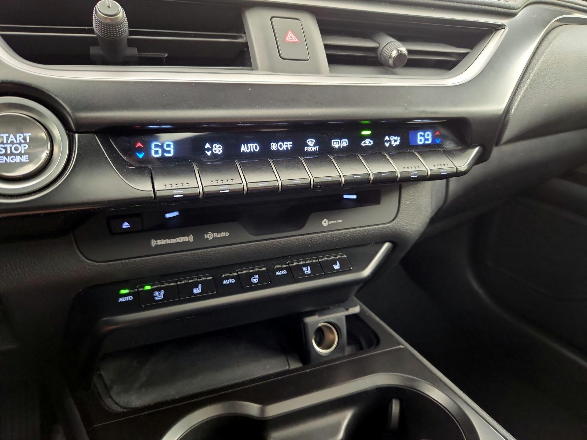 Thumbnail: 2019 Lexus UX - 16