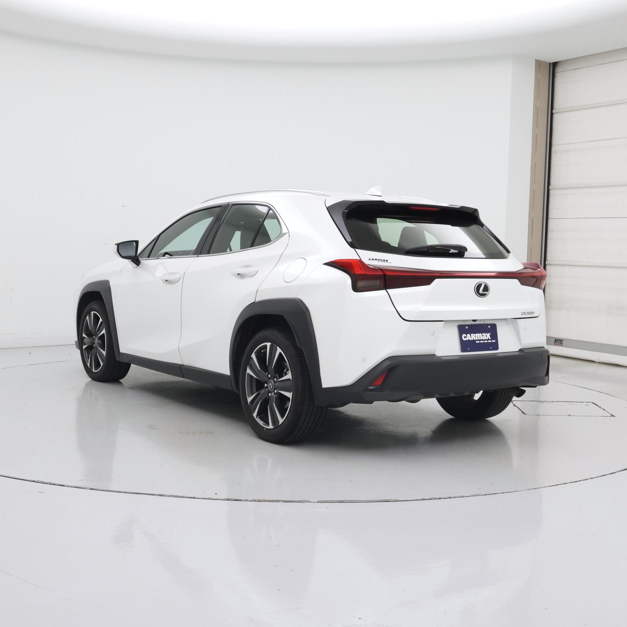 Thumbnail: 2019 Lexus UX - 2