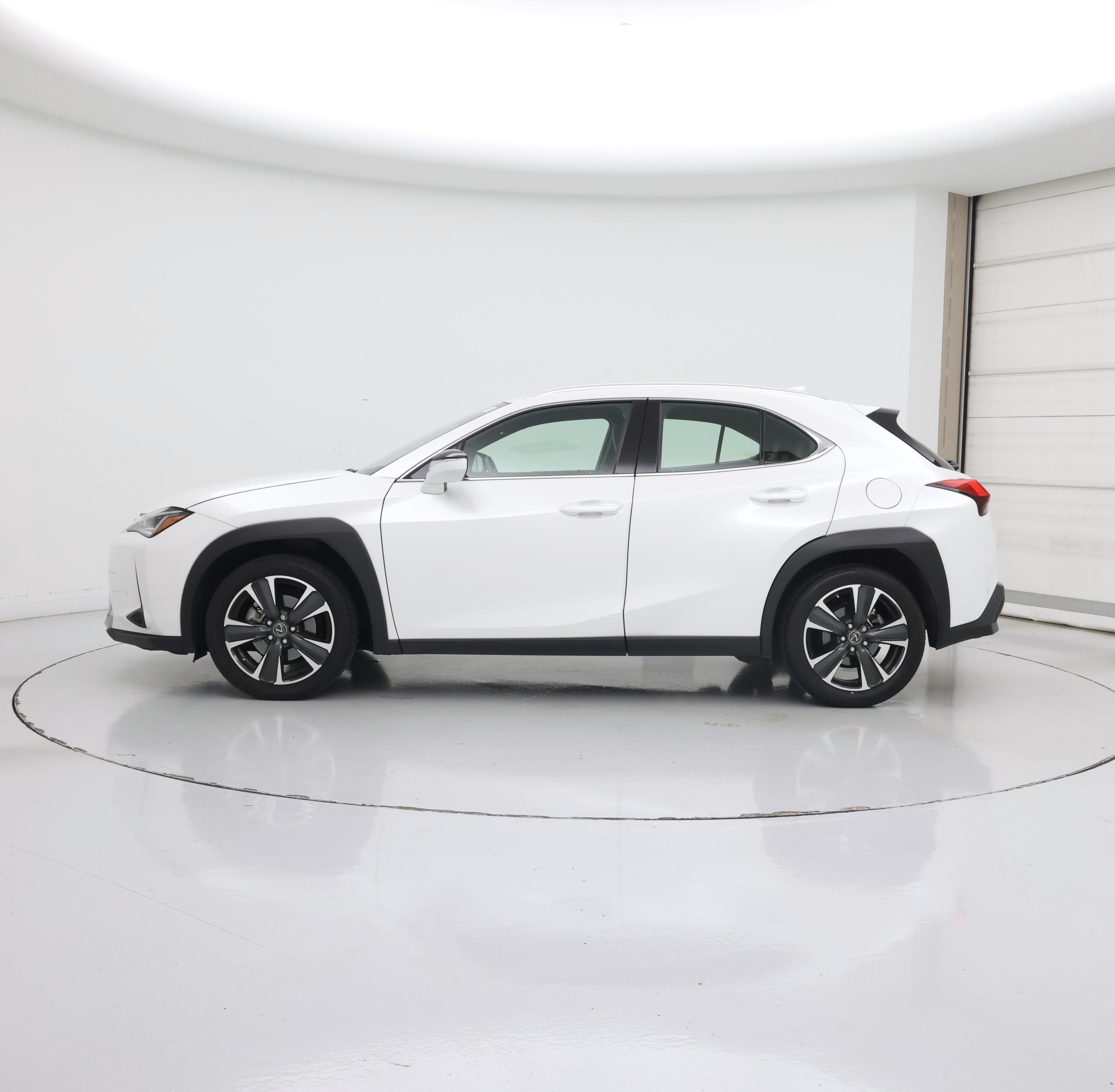 Thumbnail: 2019 Lexus UX - 3