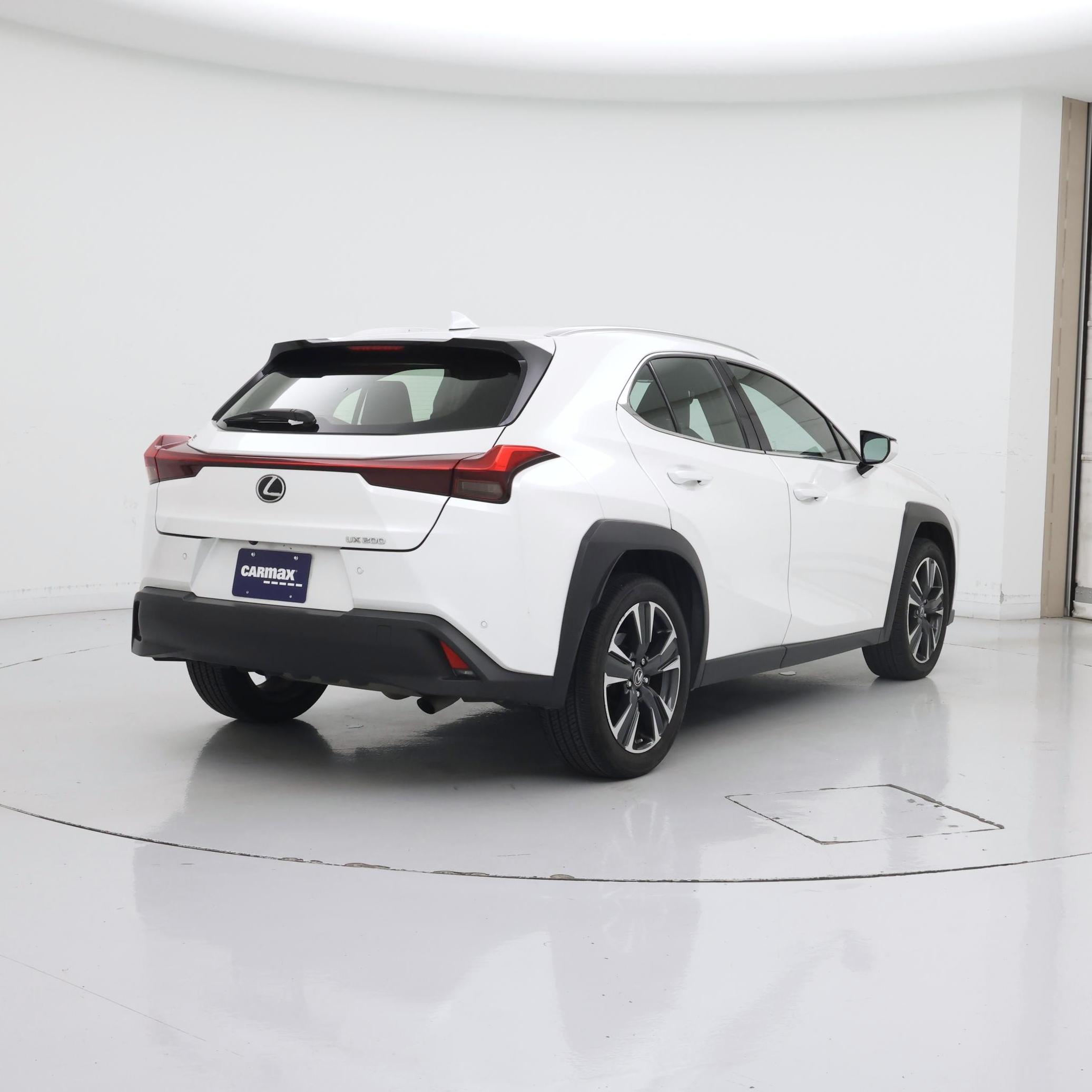 Thumbnail: 2019 Lexus UX - 8