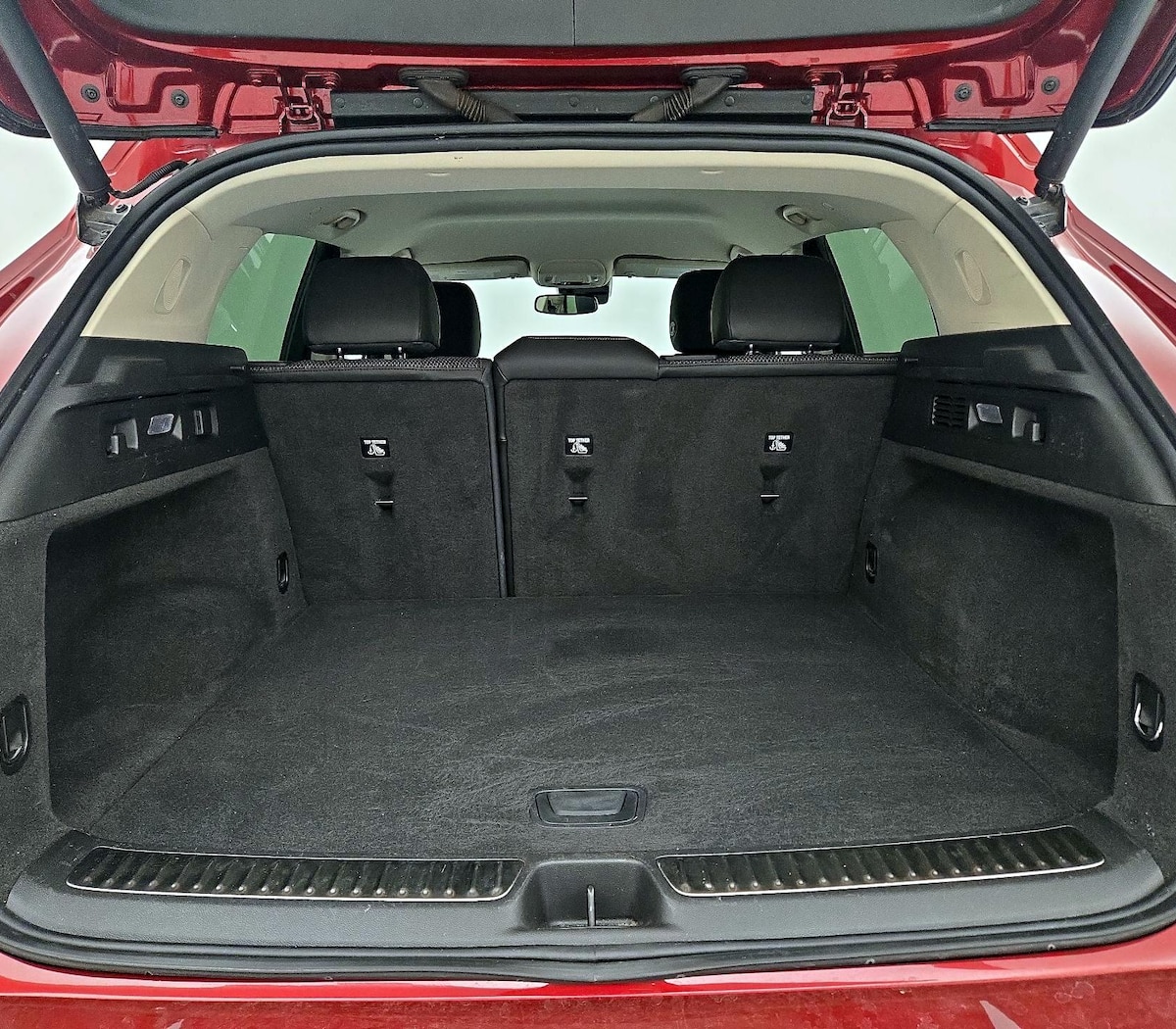 Trunk/Cargo (Seats Up)