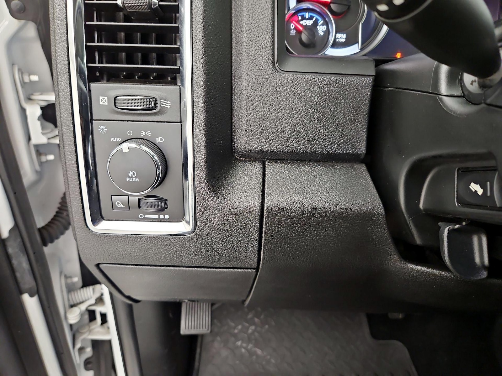 2019 RAM Ram 1500 Classic Laramie - Photo 14
