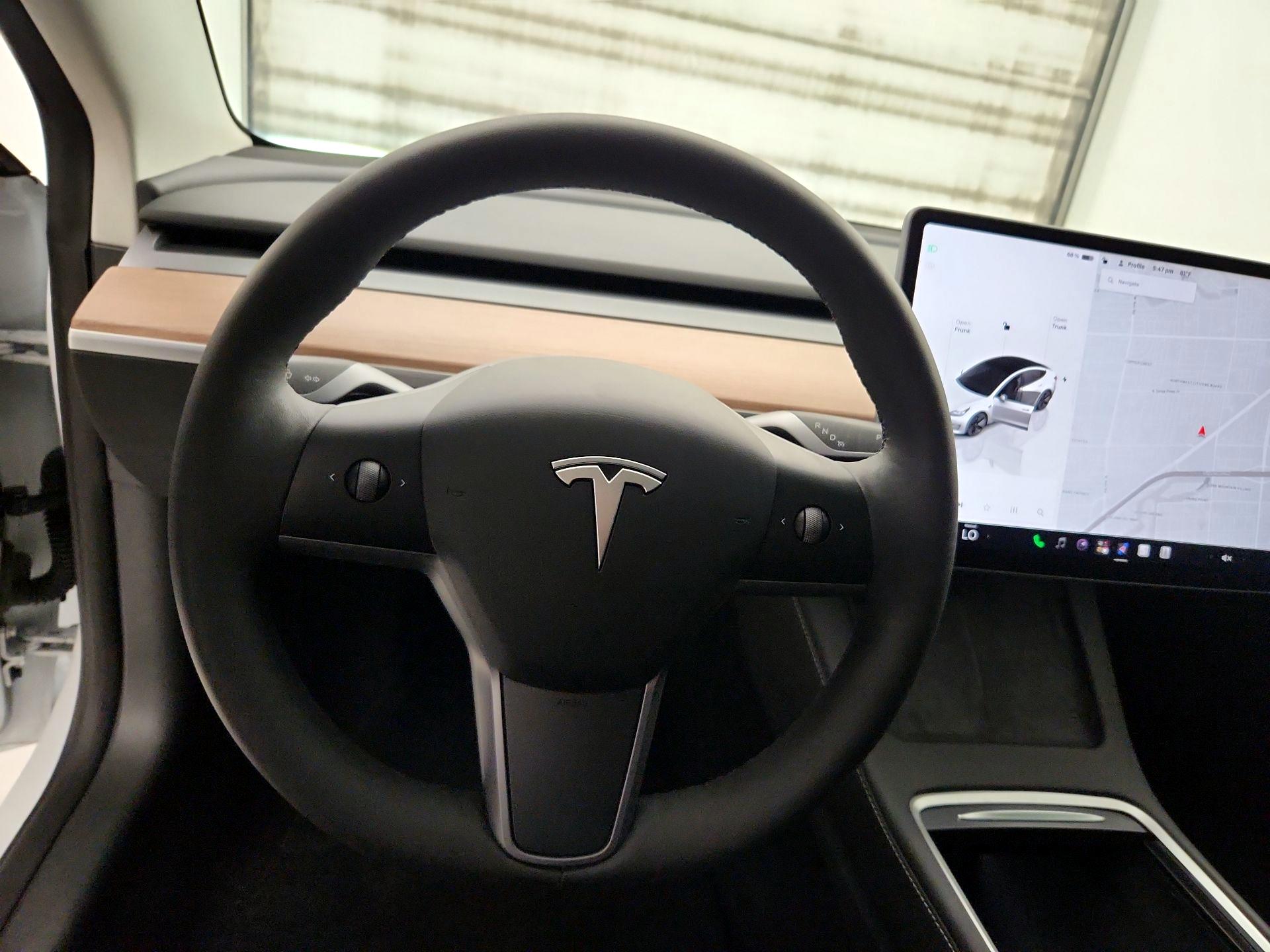 Thumbnail: 2023 Tesla Model 3 - 10
