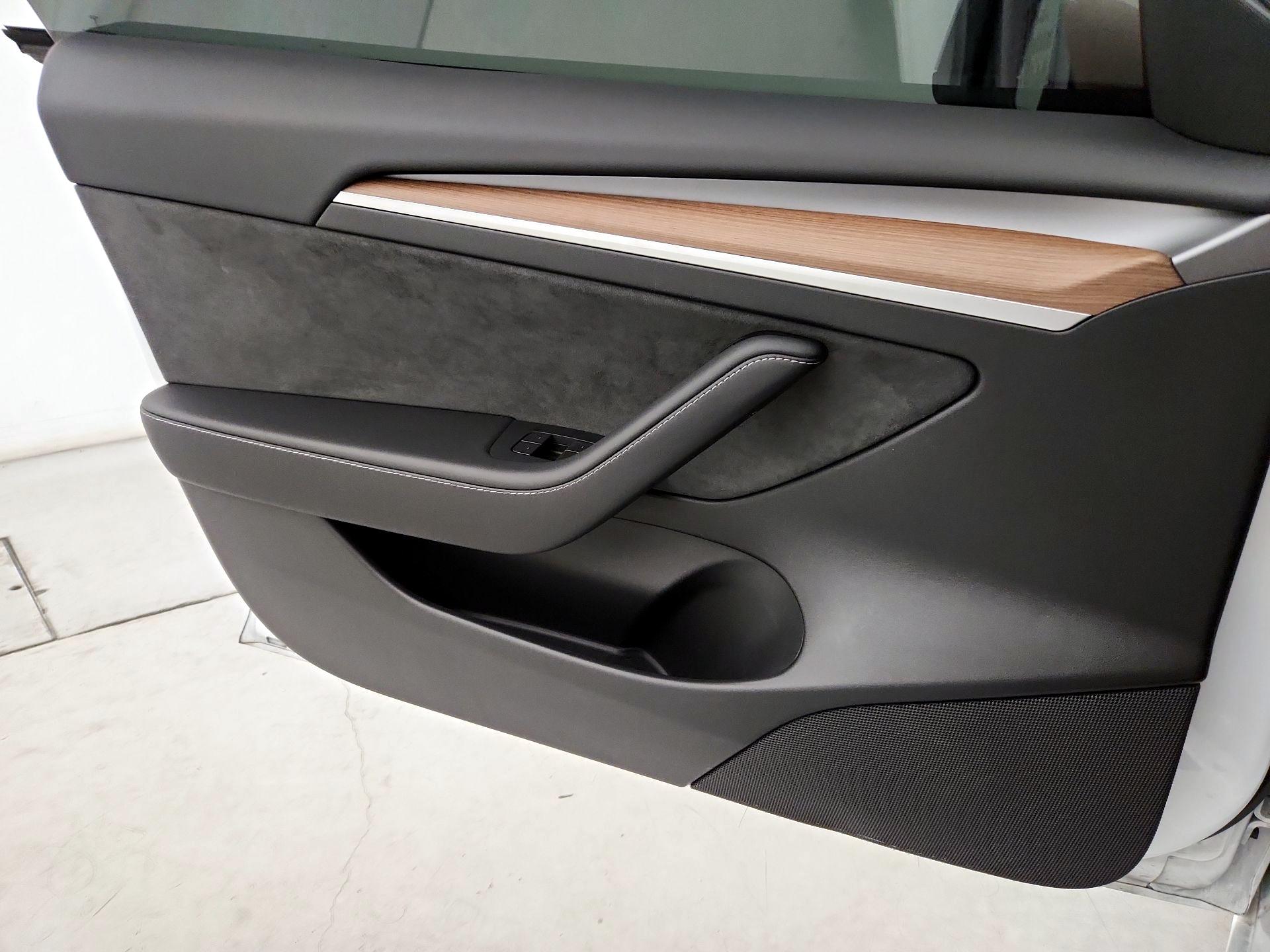 Thumbnail: 2023 Tesla Model 3 - 12