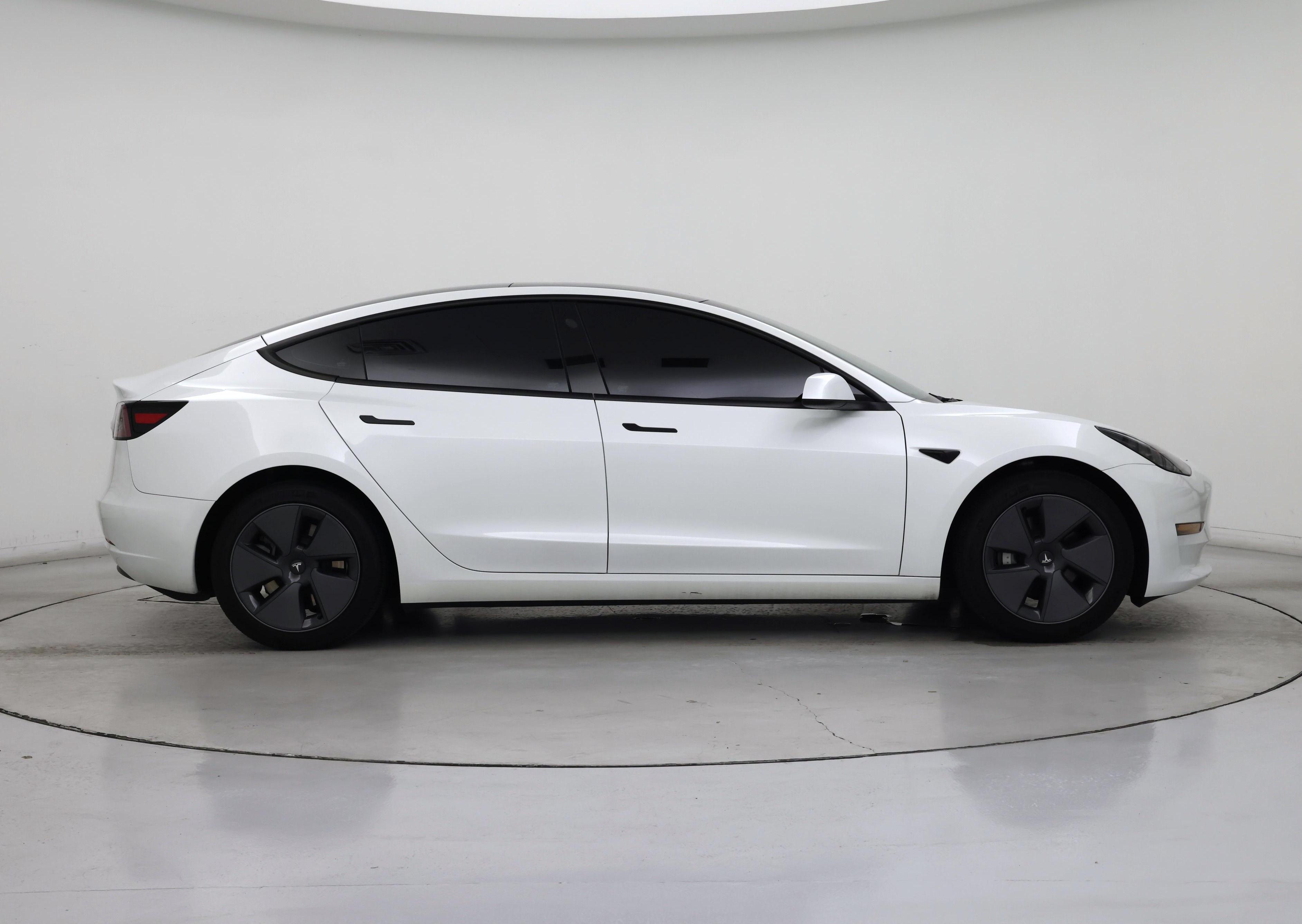 Thumbnail: 2023 Tesla Model 3 - 7