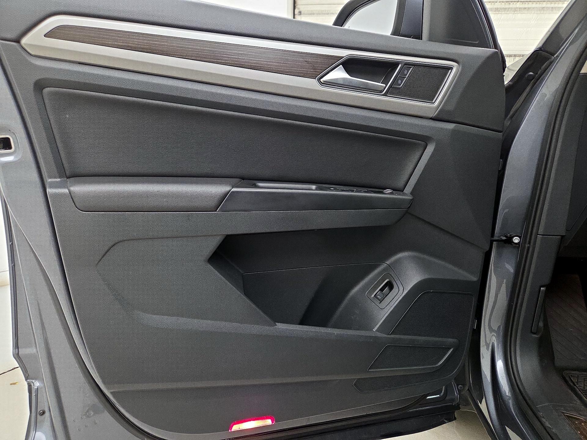 Thumbnail: 2019 Volkswagen Atlas - 12