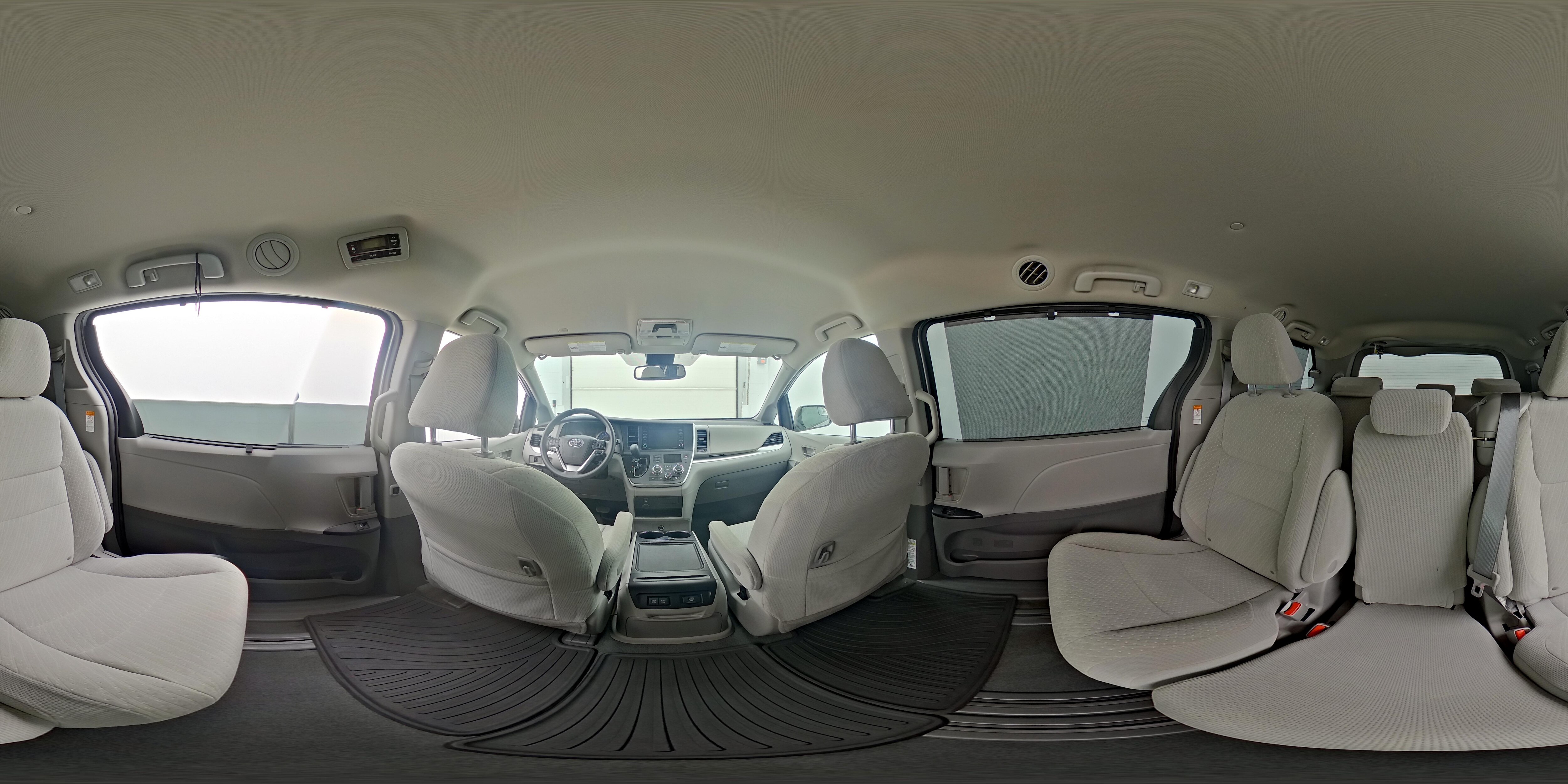 2020 Toyota Sienna LE - Photo 28