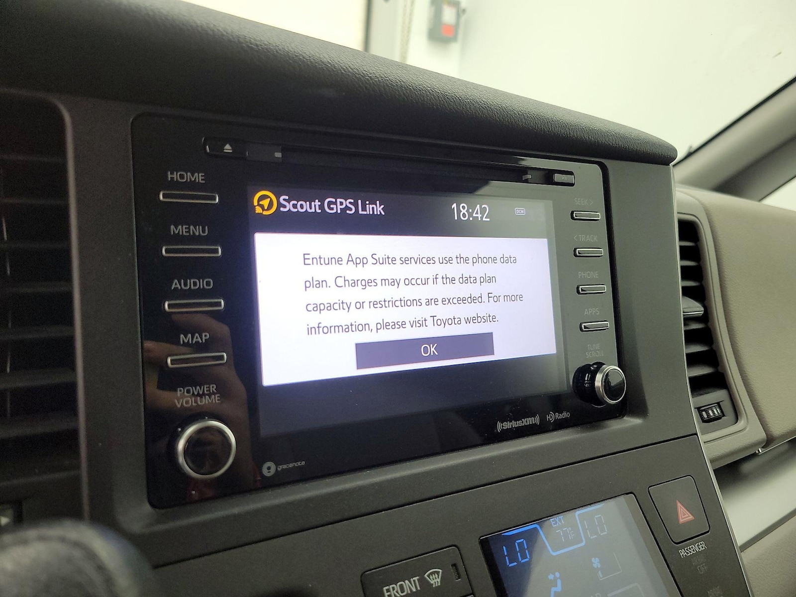 2020 Toyota Sienna LE - Photo 15