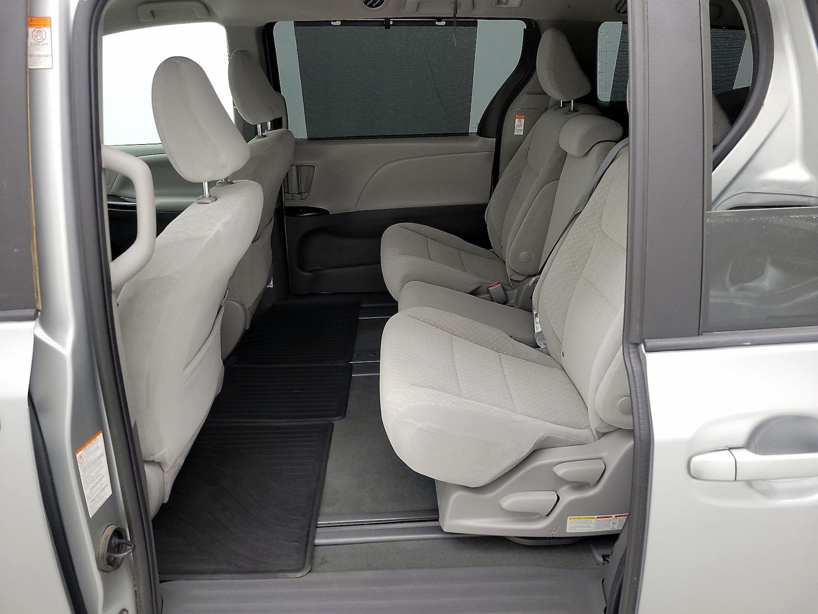 2020 Toyota Sienna LE - Photo 21