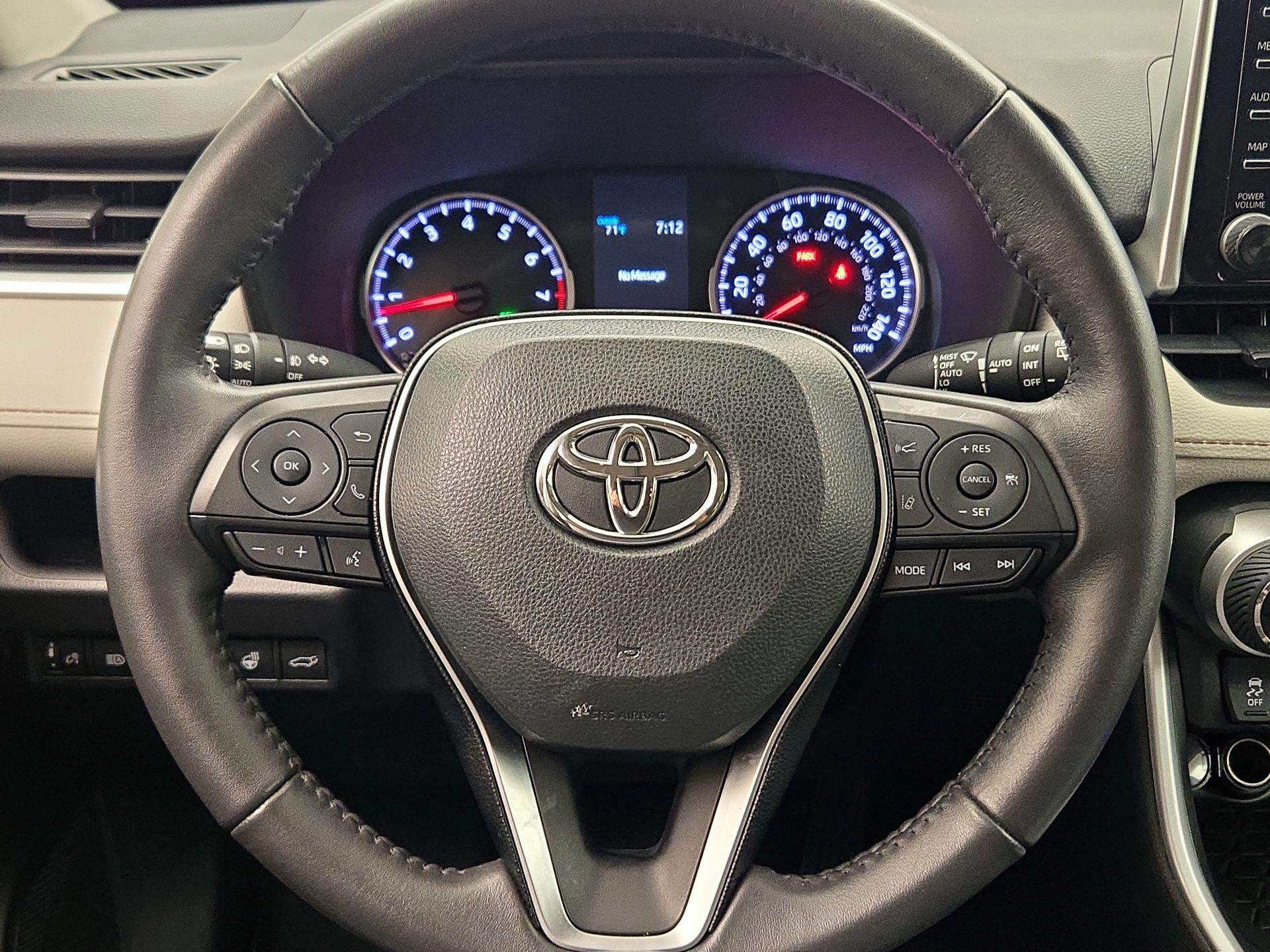 Thumbnail: 2021 Toyota RAV4 - 10