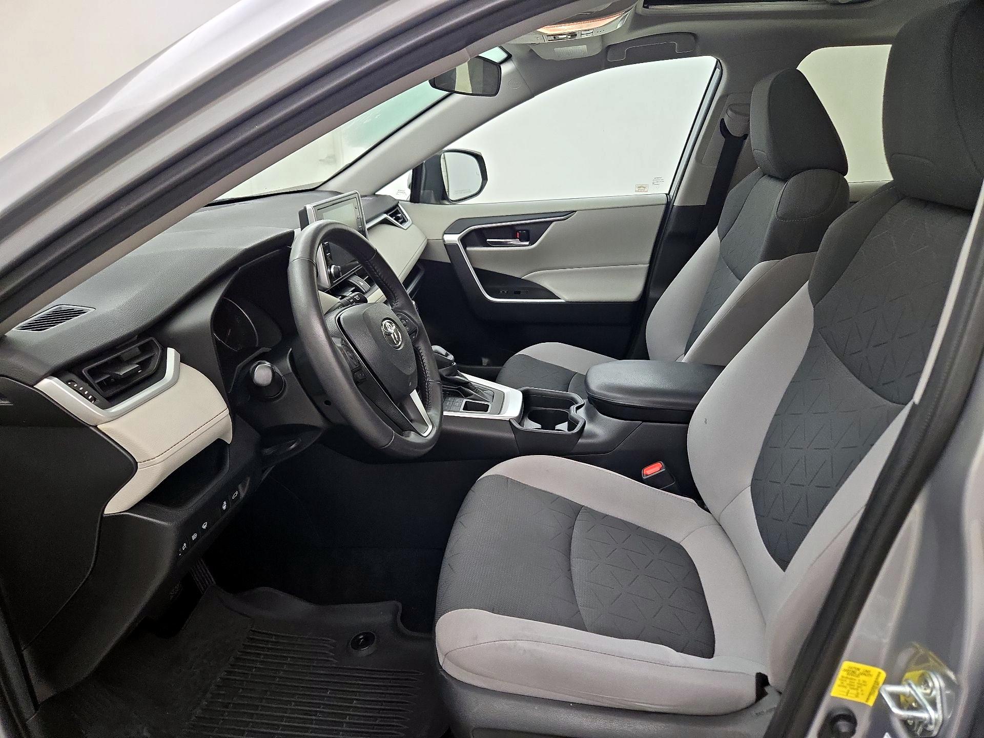 Thumbnail: 2021 Toyota RAV4 - 11