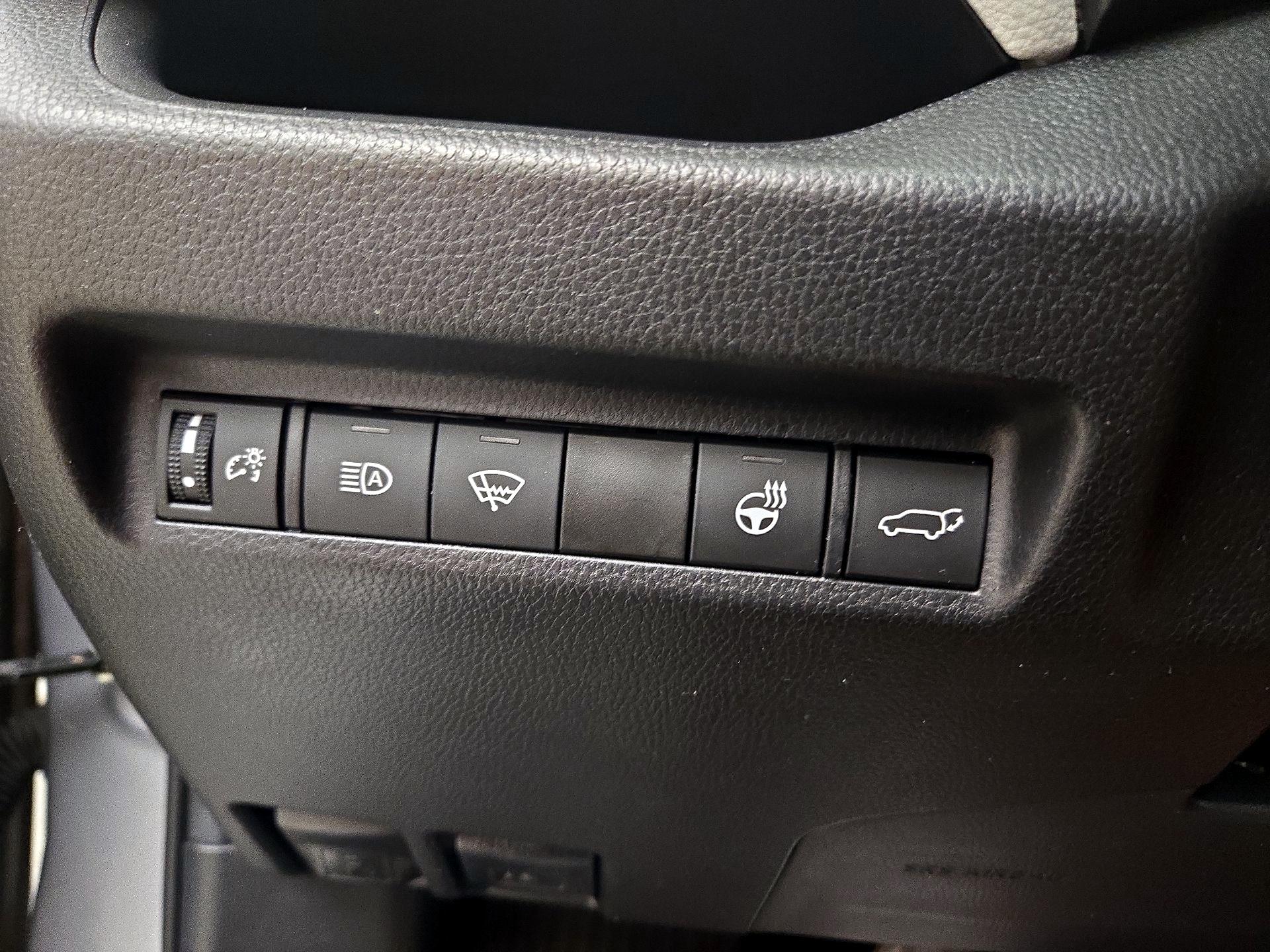 Thumbnail: 2021 Toyota RAV4 - 13