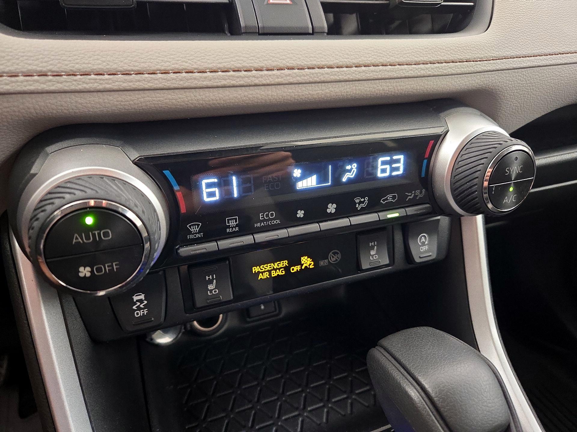 Thumbnail: 2021 Toyota RAV4 - 16