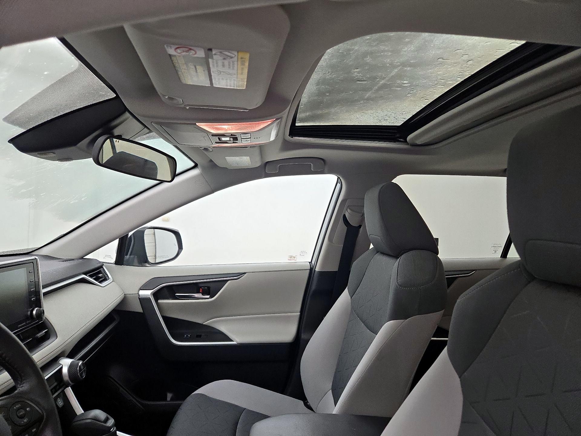 Thumbnail: 2021 Toyota RAV4 - 19