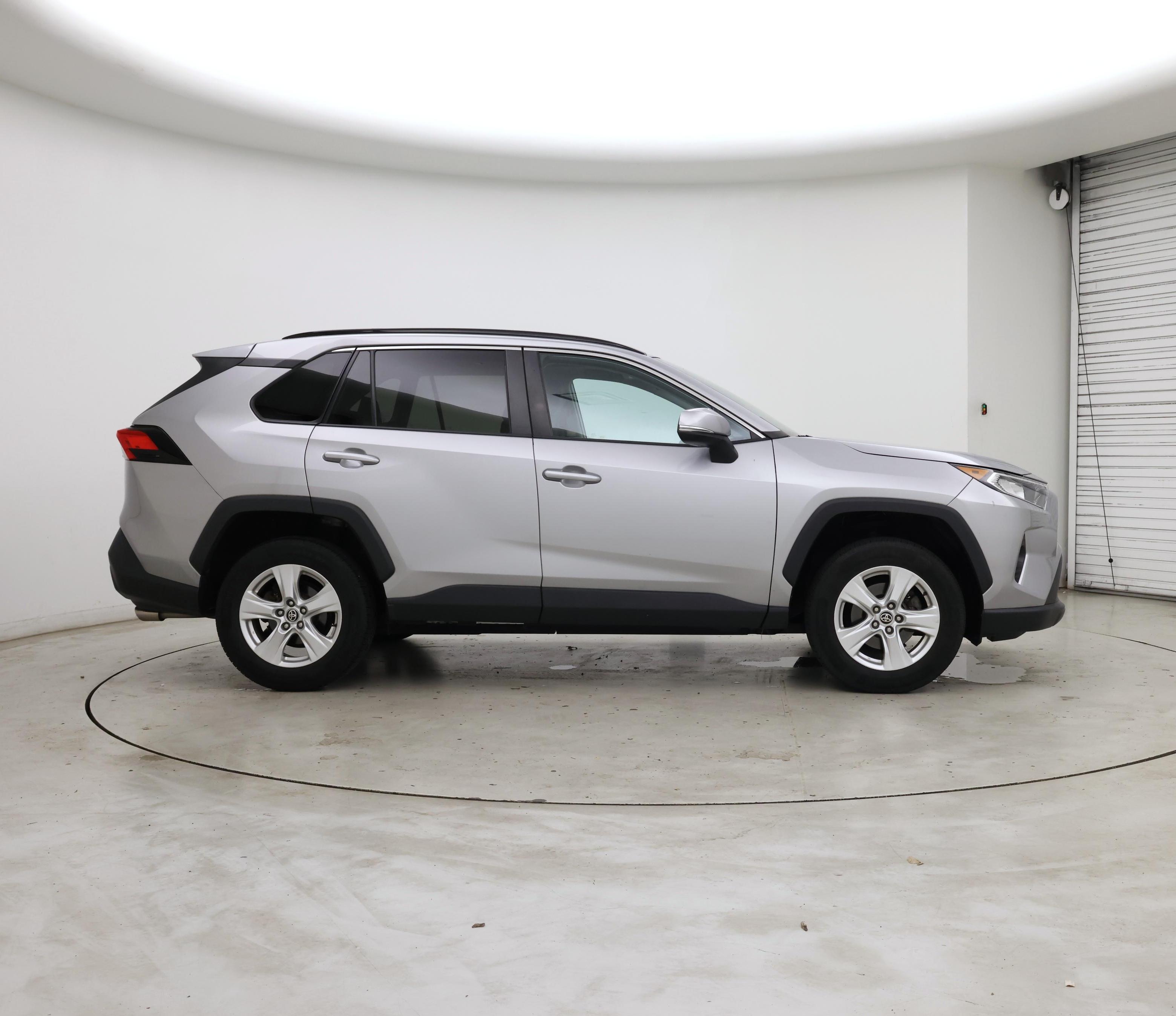 Thumbnail: 2021 Toyota RAV4 - 7