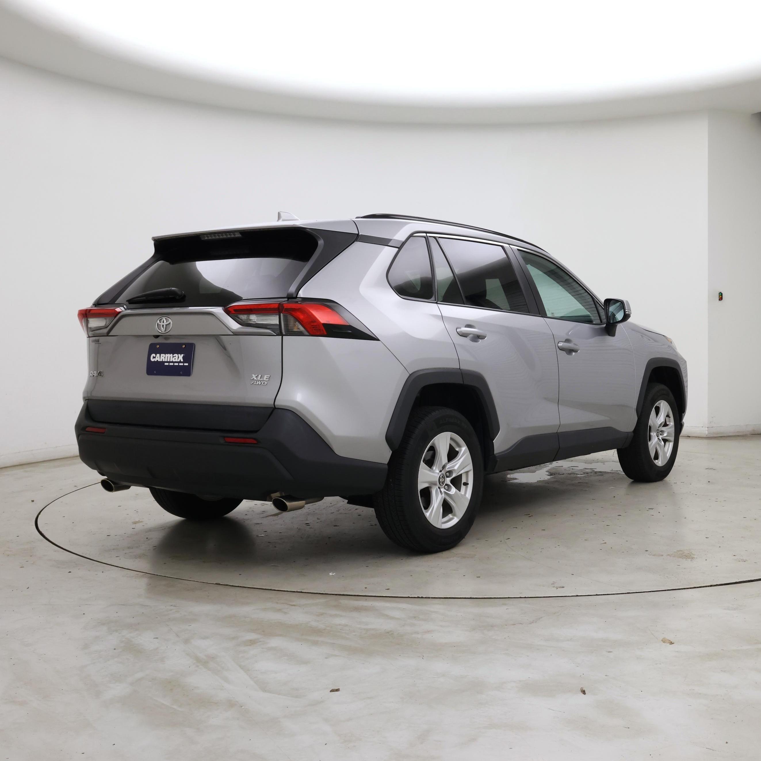 Thumbnail: 2021 Toyota RAV4 - 8