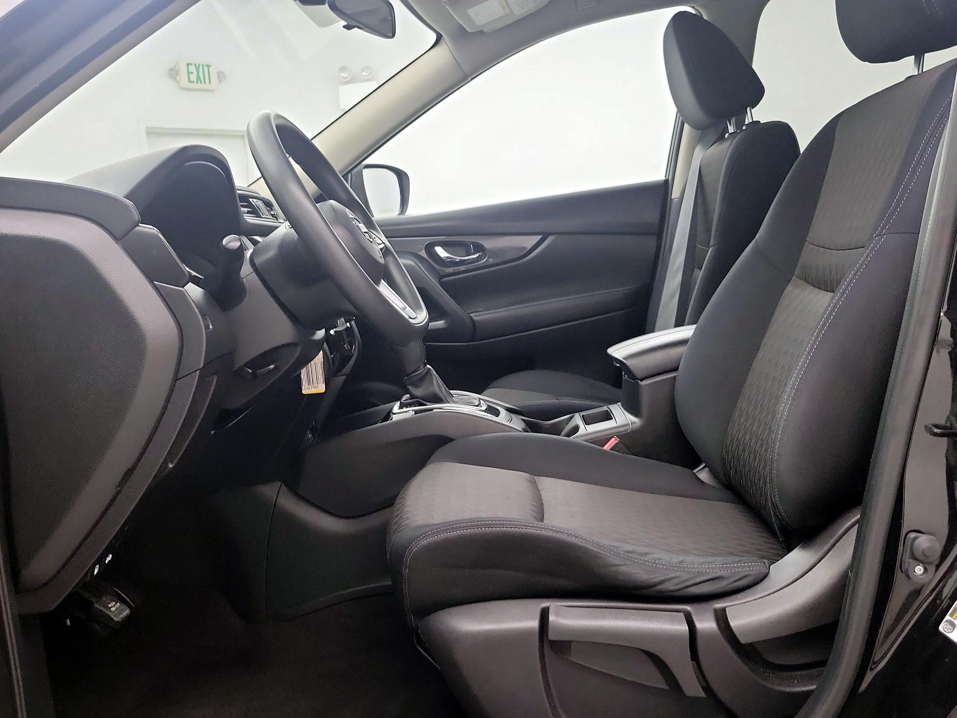 Thumbnail: 2017 Nissan Rogue - 11