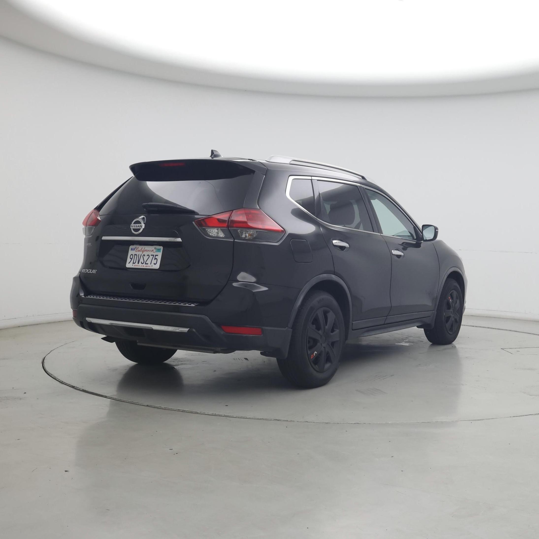 Thumbnail: 2017 Nissan Rogue - 8