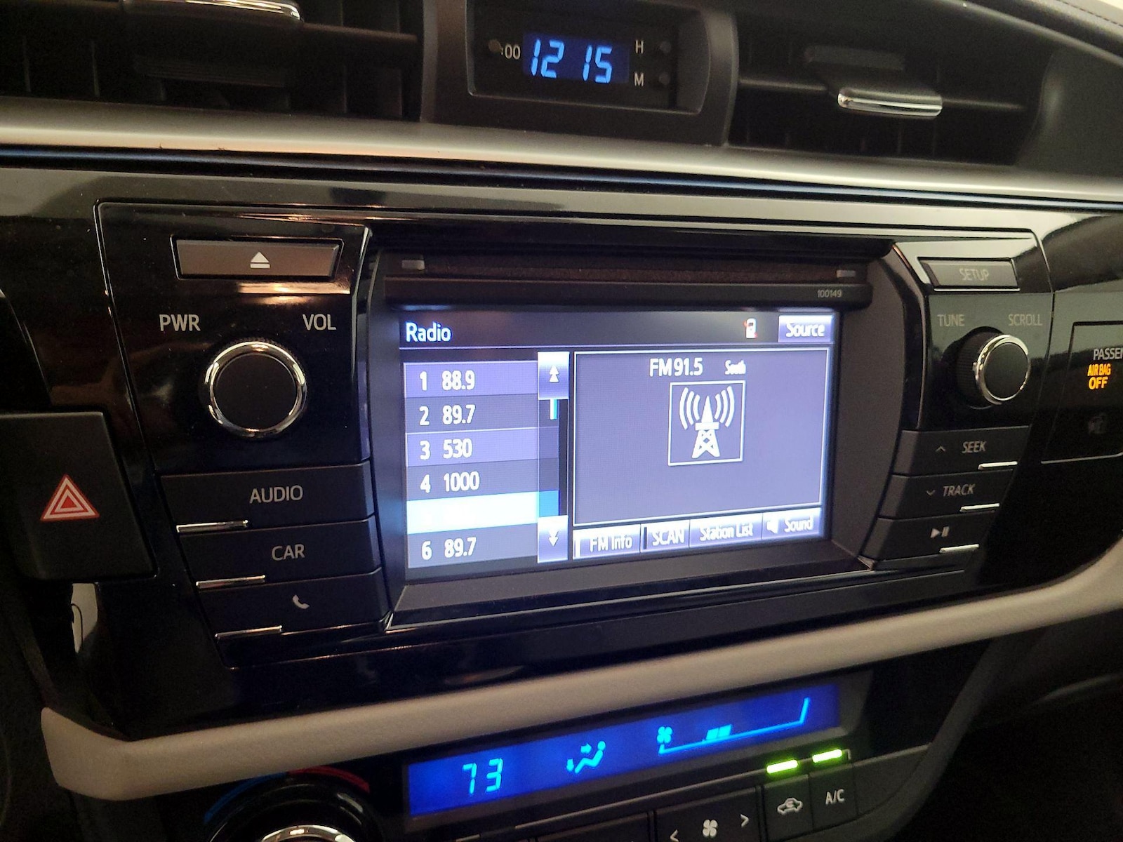 2015 Toyota Corolla LE - Photo 16
