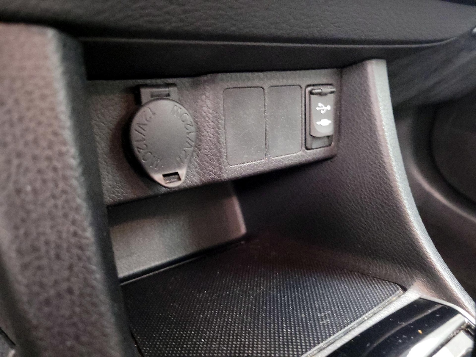 2015 Toyota Corolla LE - Photo 19