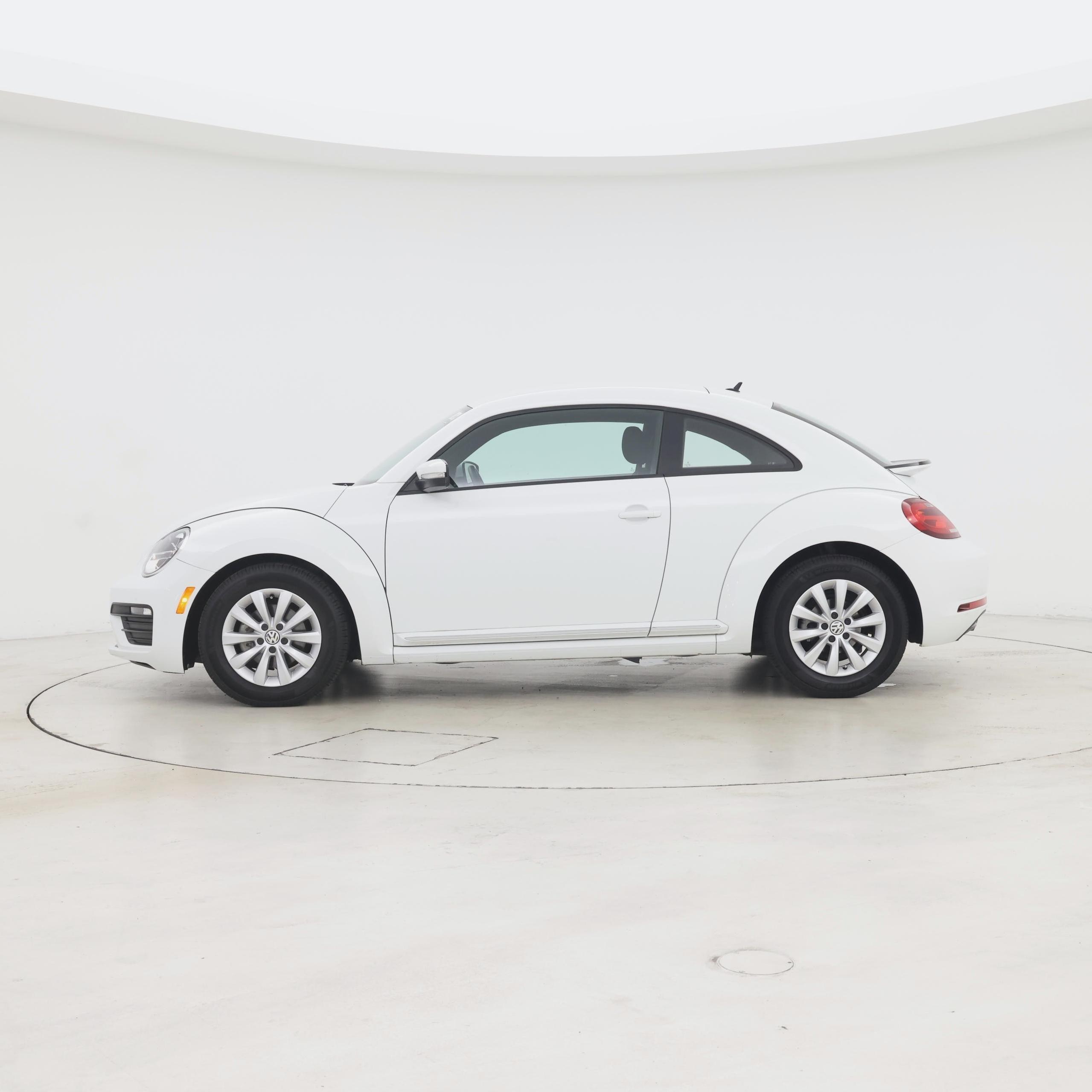Thumbnail: 2019 Volkswagen Beetle - 3